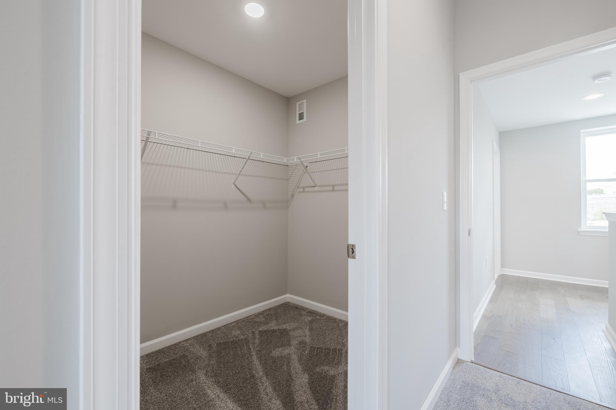 JOHNSTON SQUARE - Residential