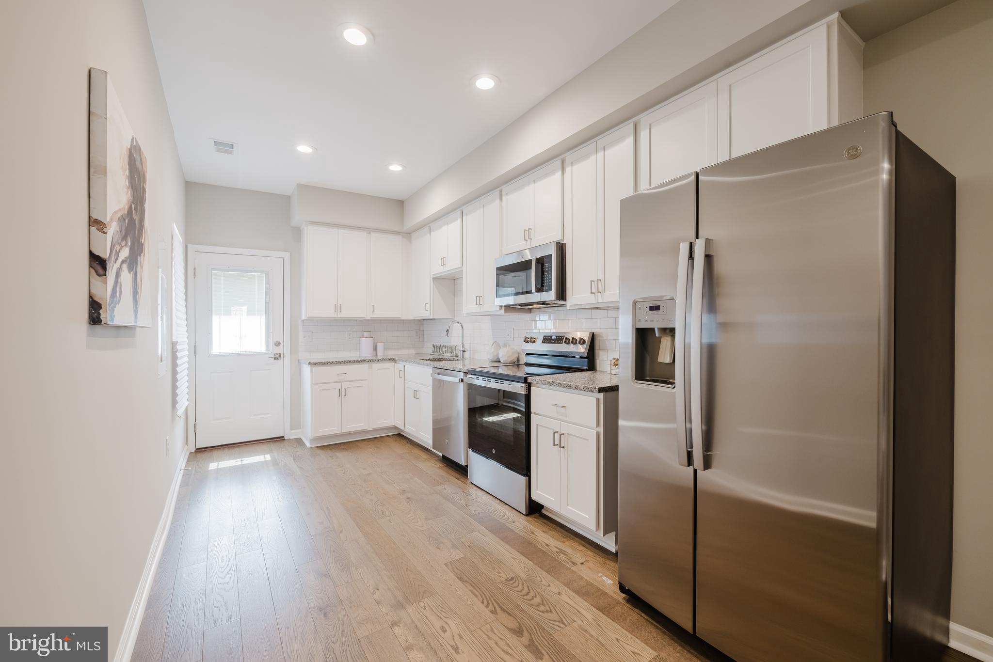 JOHNSTON SQUARE - Residential