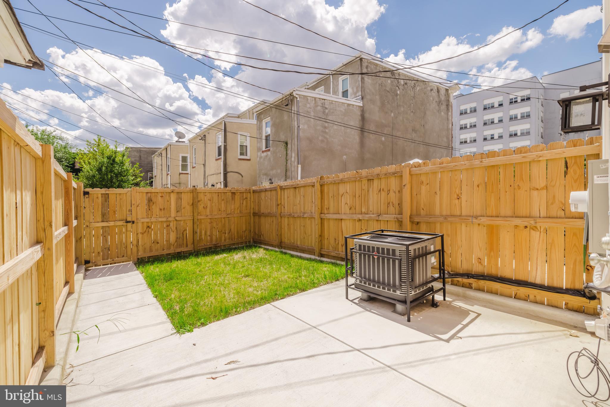 JOHNSTON SQUARE - Residential