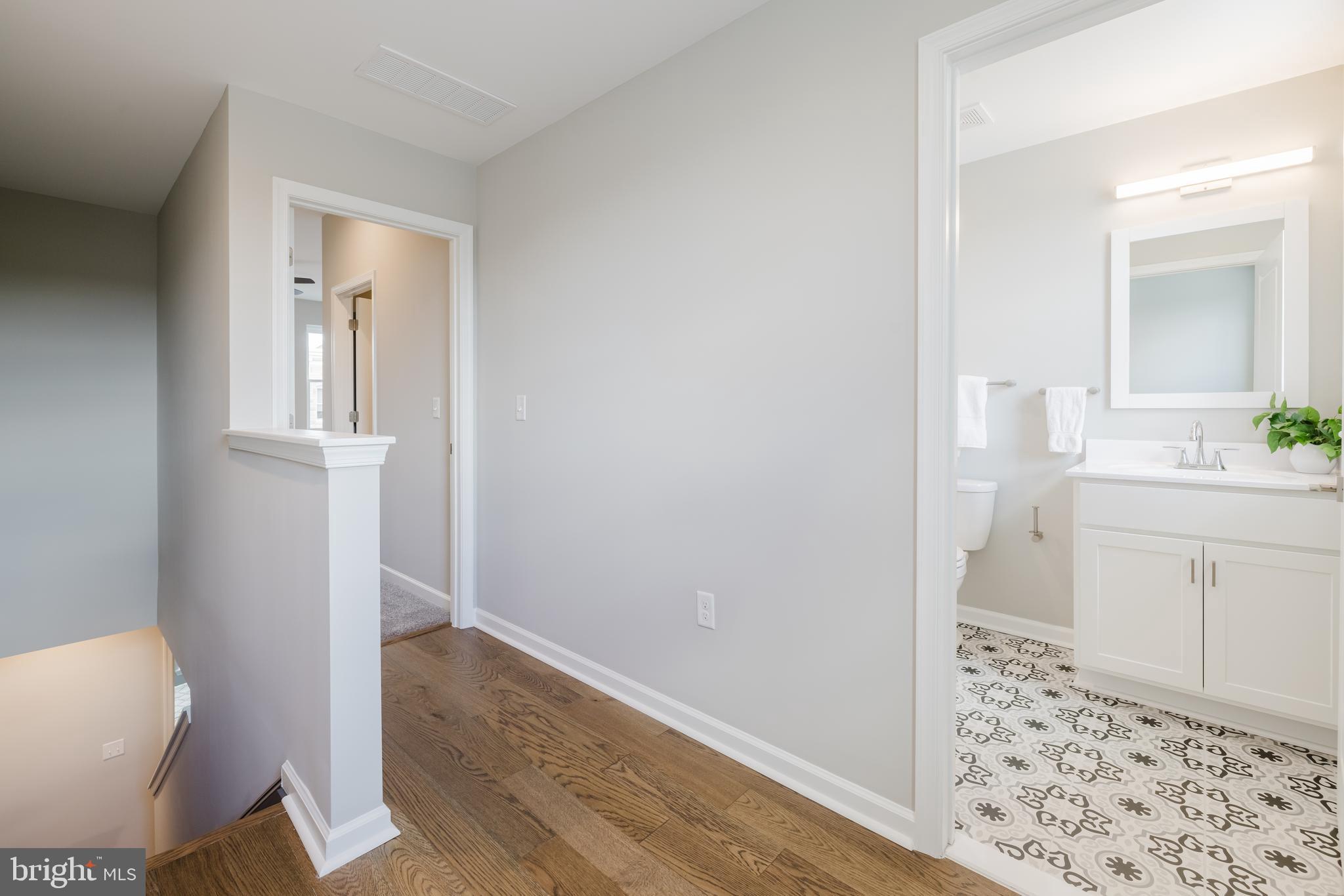 JOHNSTON SQUARE - Residential