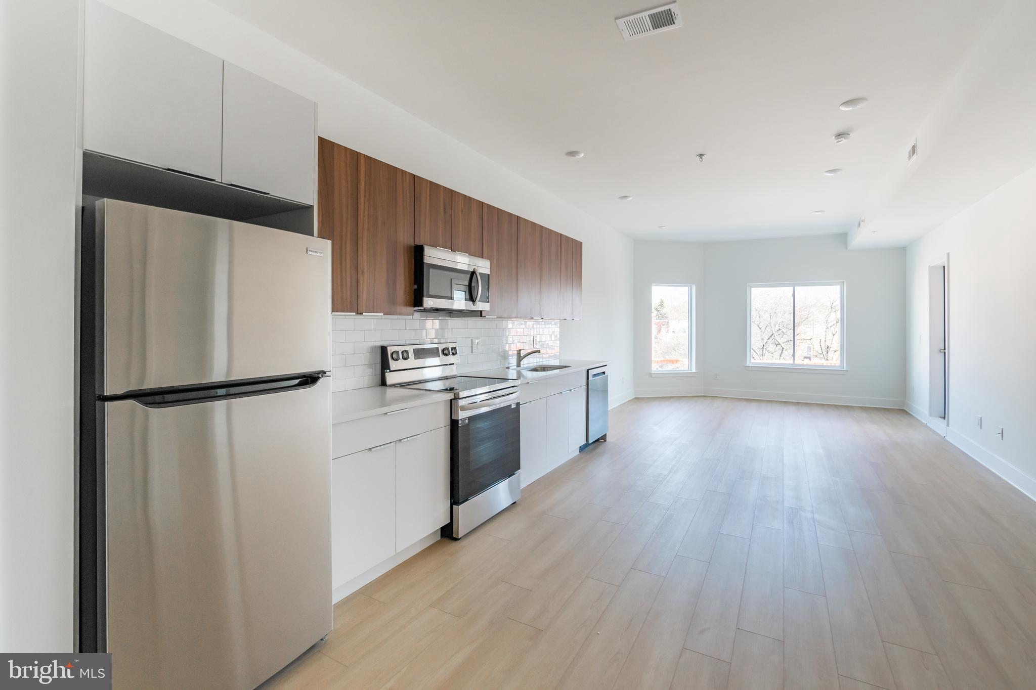 UNIVERSITY CITY - Residential Lease