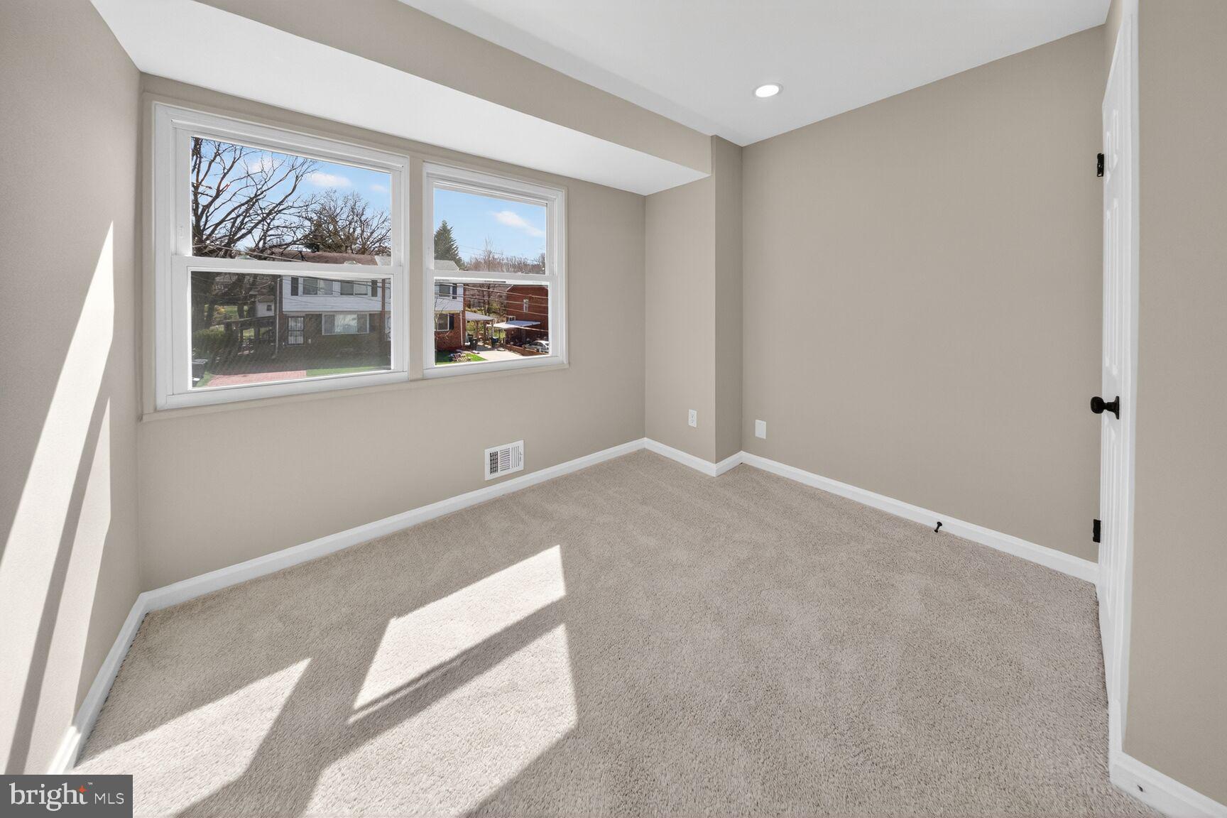 OXON RUN HILLS - Residential