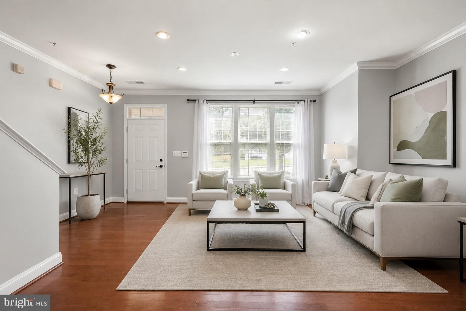 242 N SUMMIT AVENUE N 21