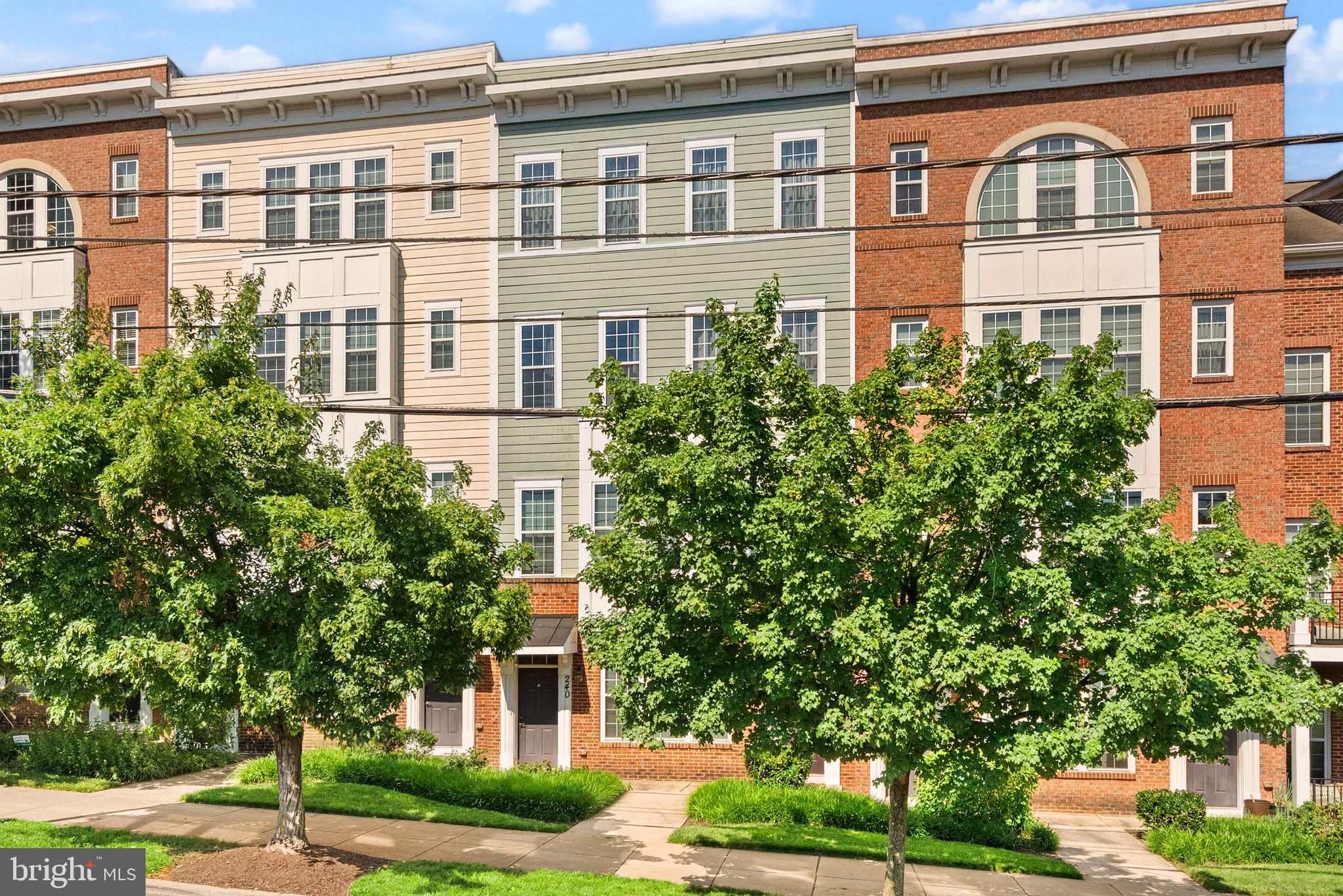 Photo 1 of 26 — 242 N SUMMIT AVENUE N 21, GAITHERSBURG, MD 20877