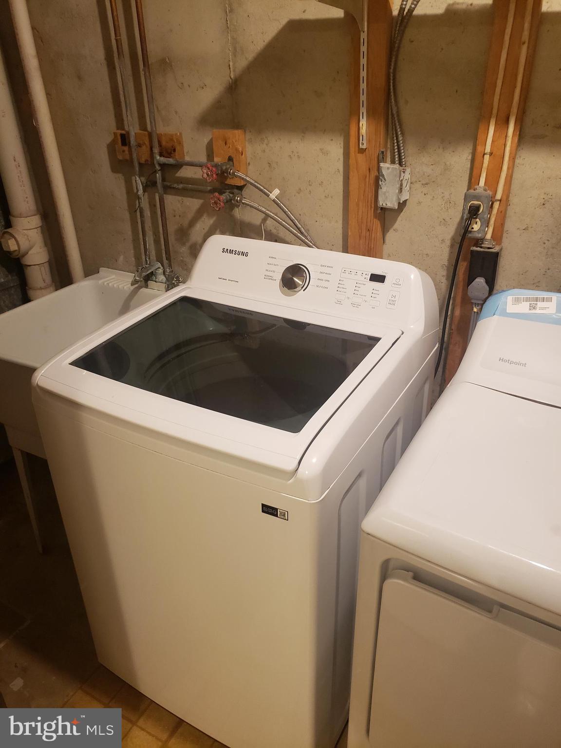 OAK SPRINGS - Residential Lease