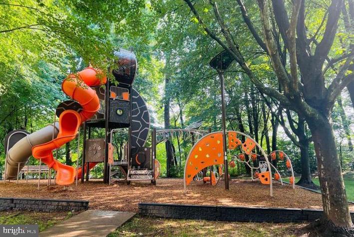 CEDAR LAKES - Residential