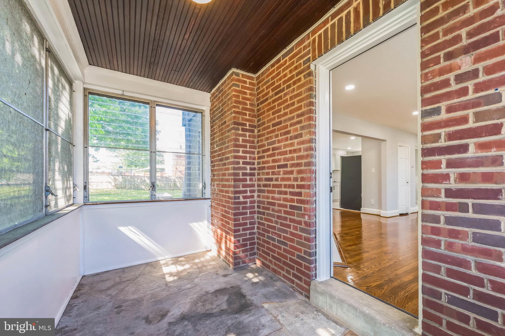 HOWARD PARK - Residential