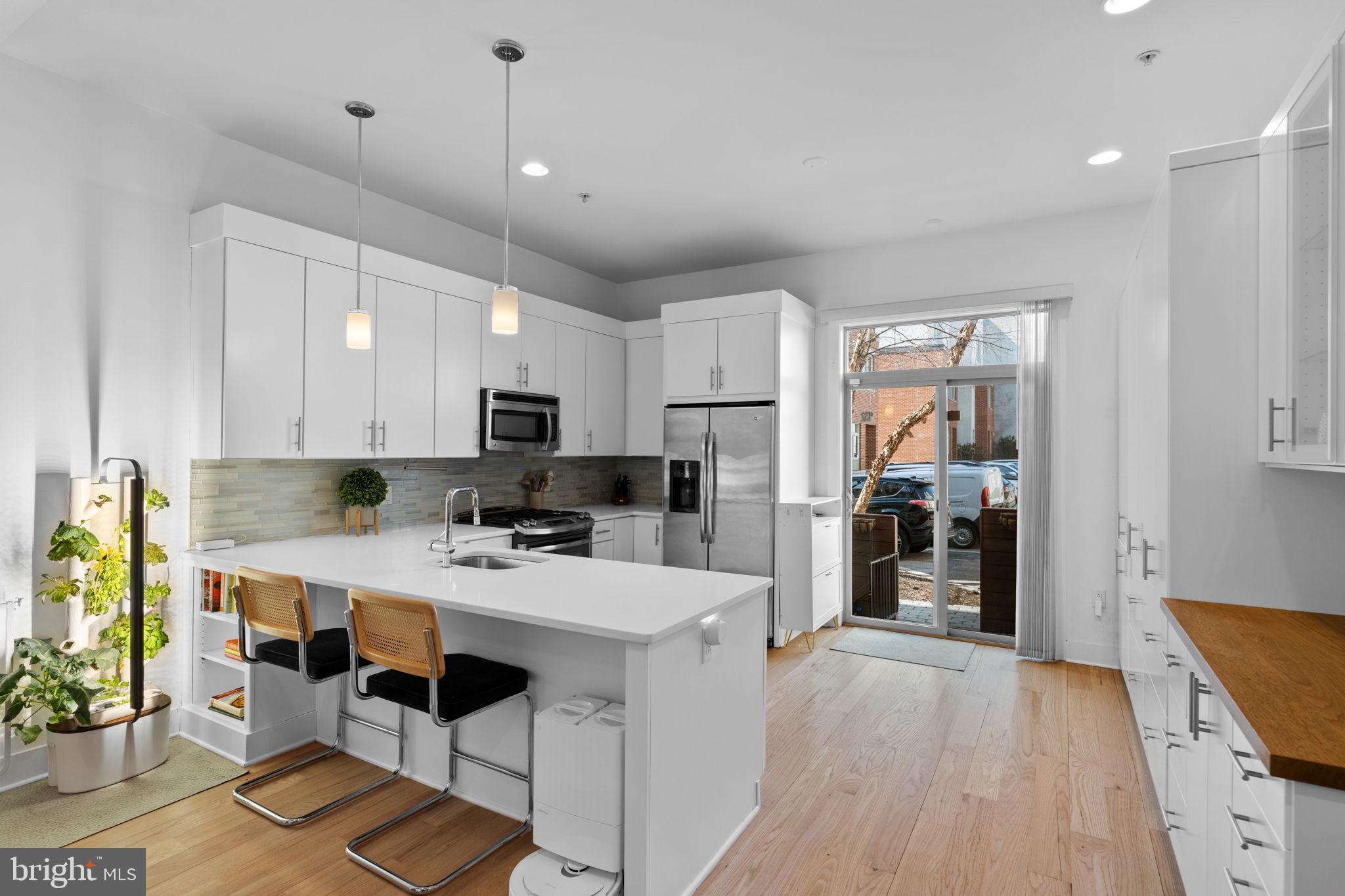 BELLA VISTA - Residential