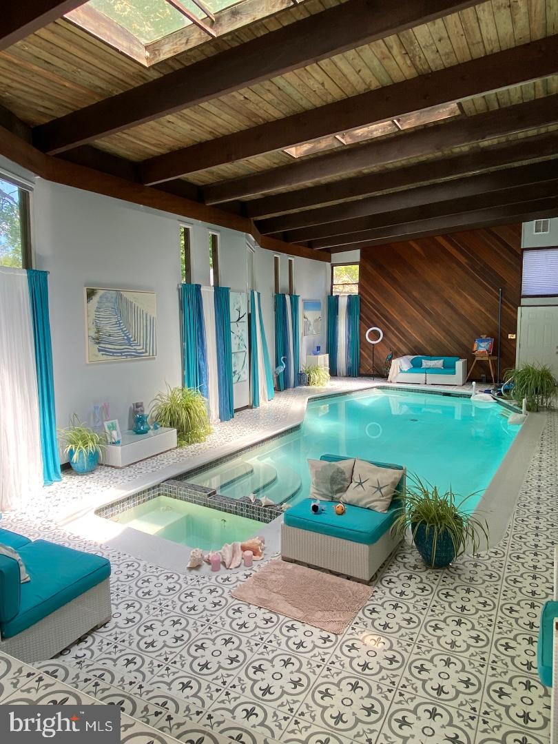 WOODLEY WOODS - Residential