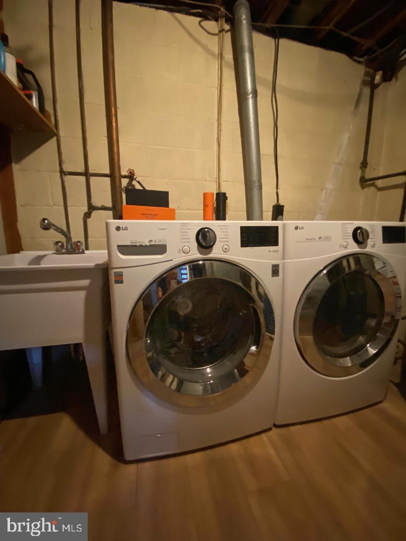 WOODLEY WOODS - Residential