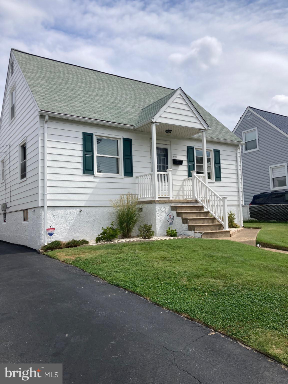 1607 LESLIE ROAD