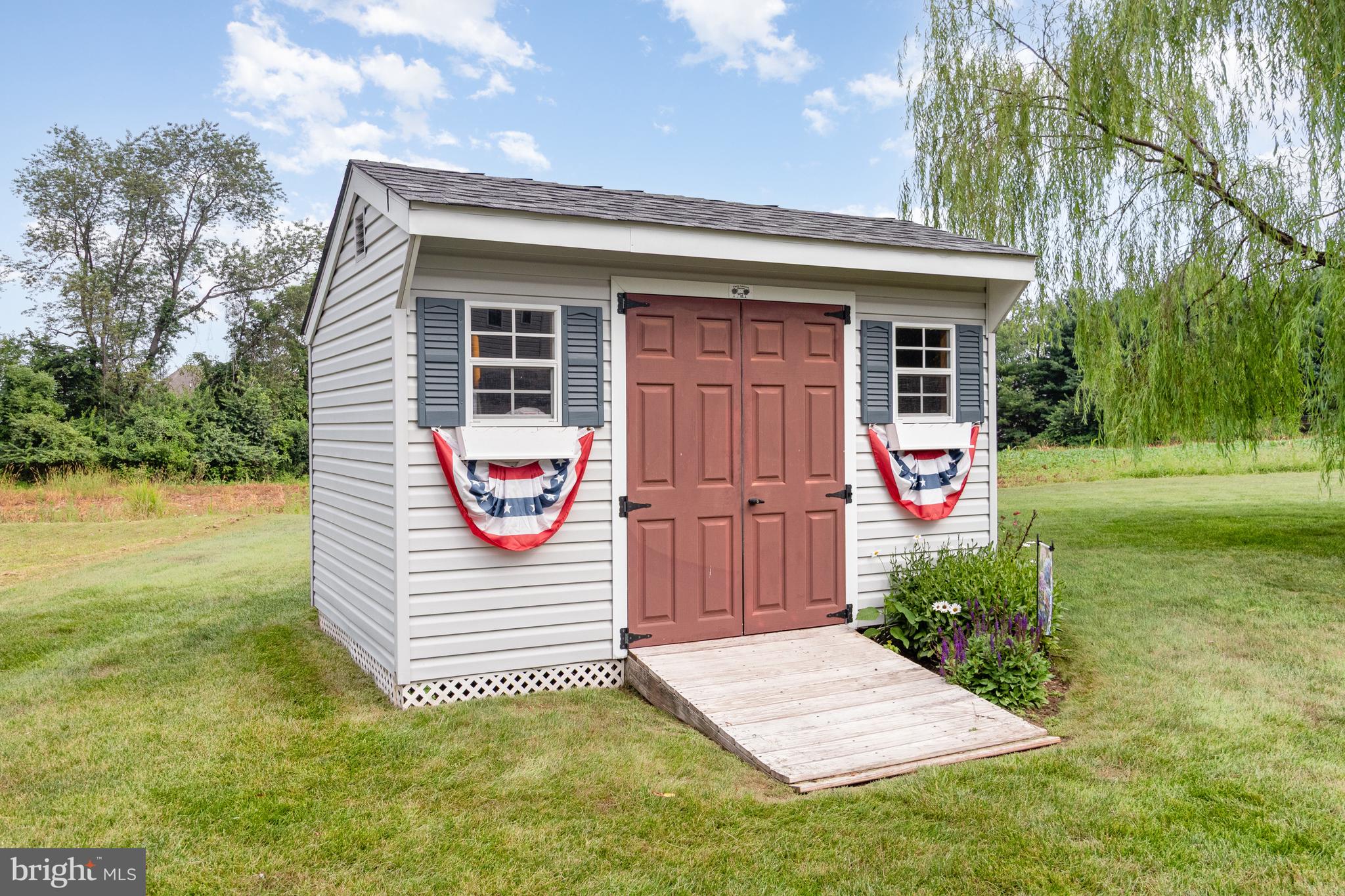 THISTLE DOWNS - Residential