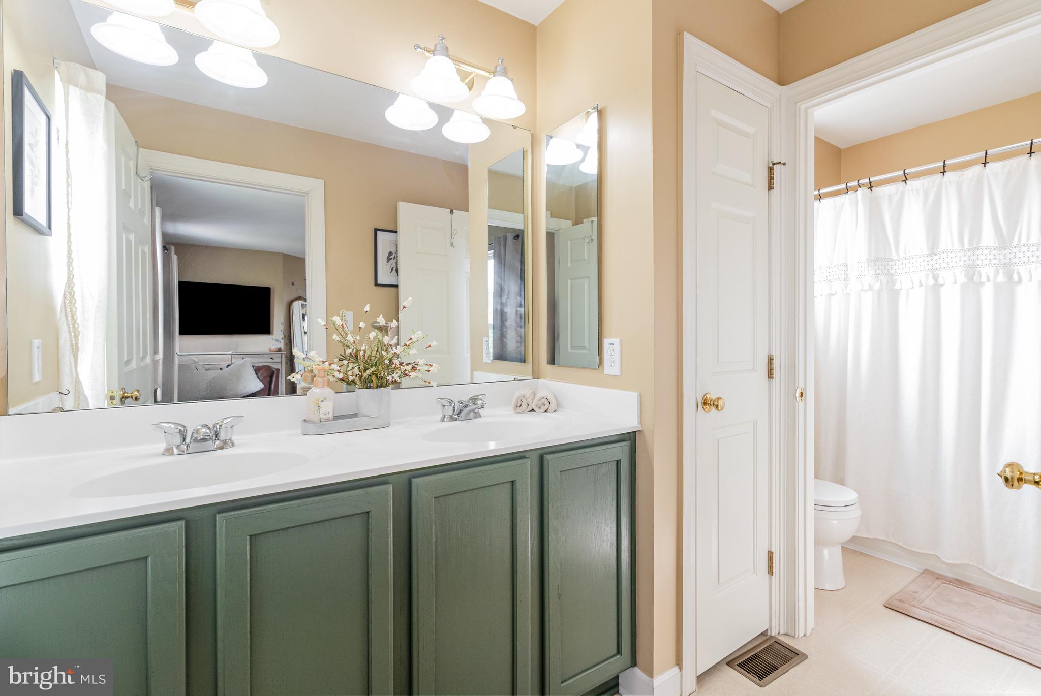 THISTLE DOWNS - Residential