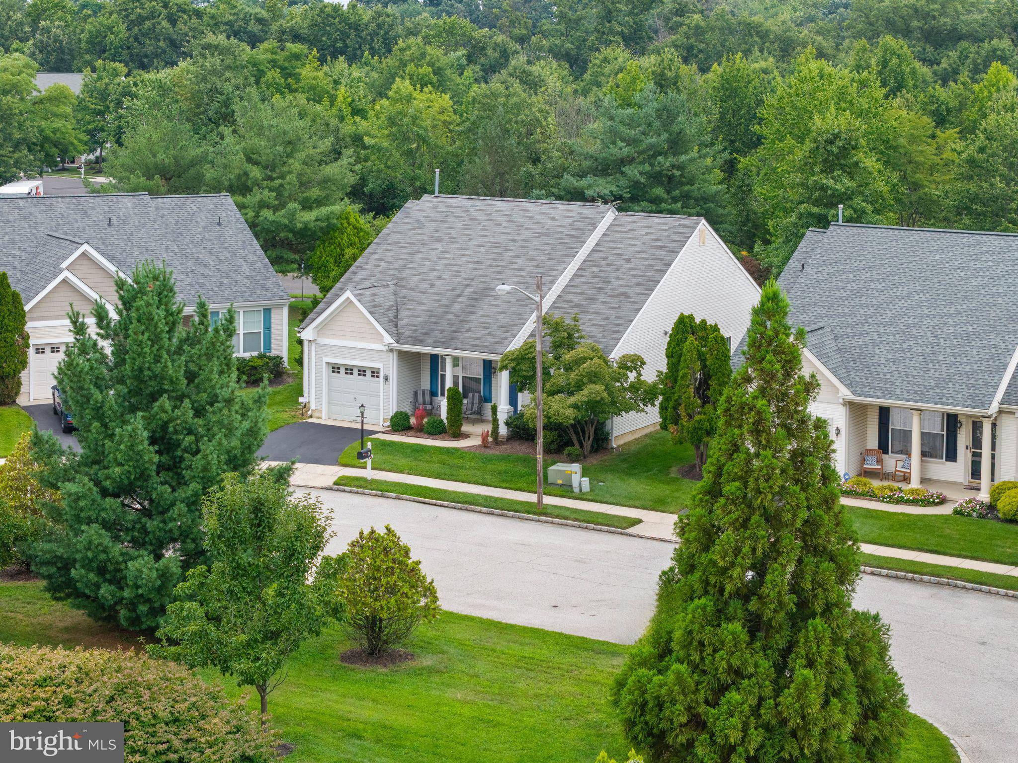 24 VIOLET COURT