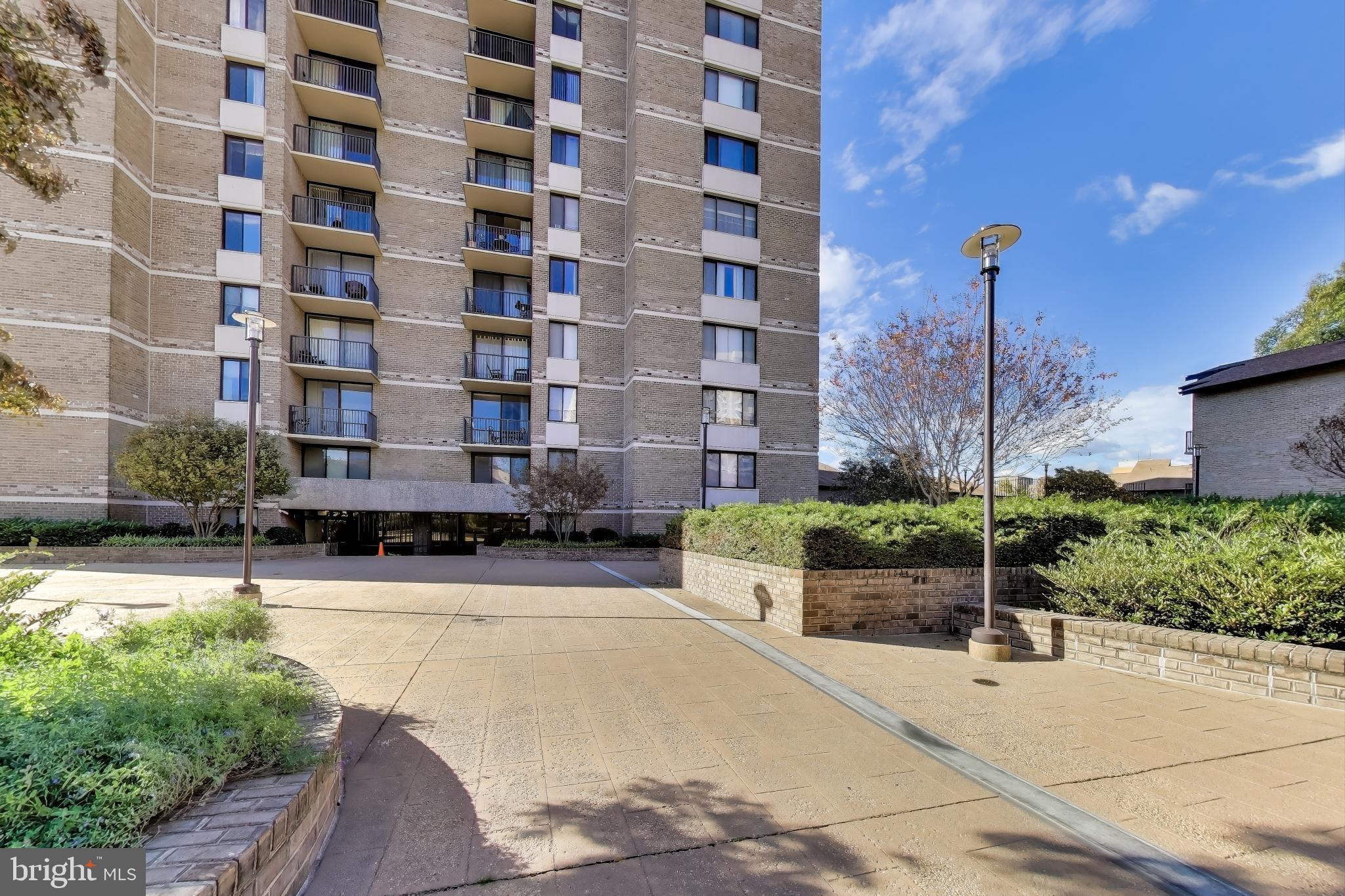 AMERICANA CENTRE - Residential Lease