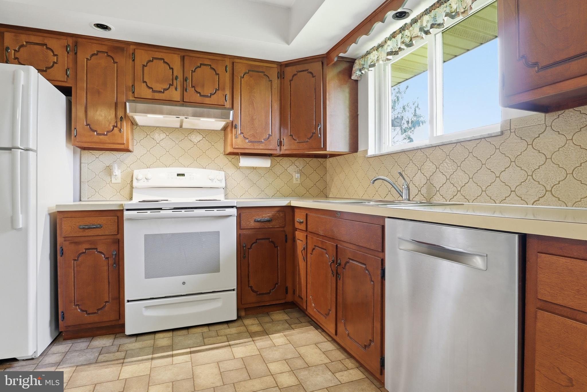 EAST MANCHESTER TWP. - Residential