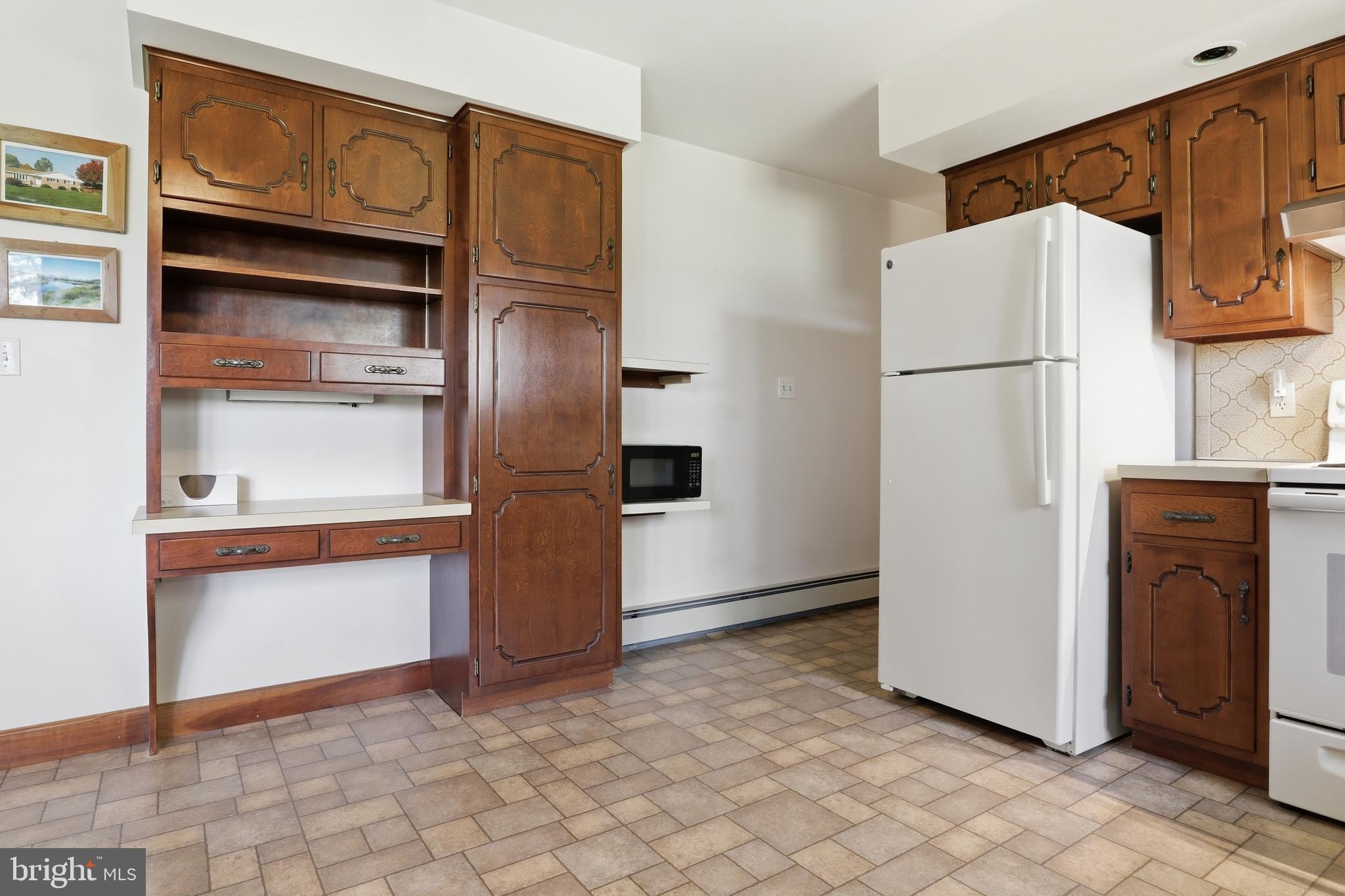 EAST MANCHESTER TWP. - Residential