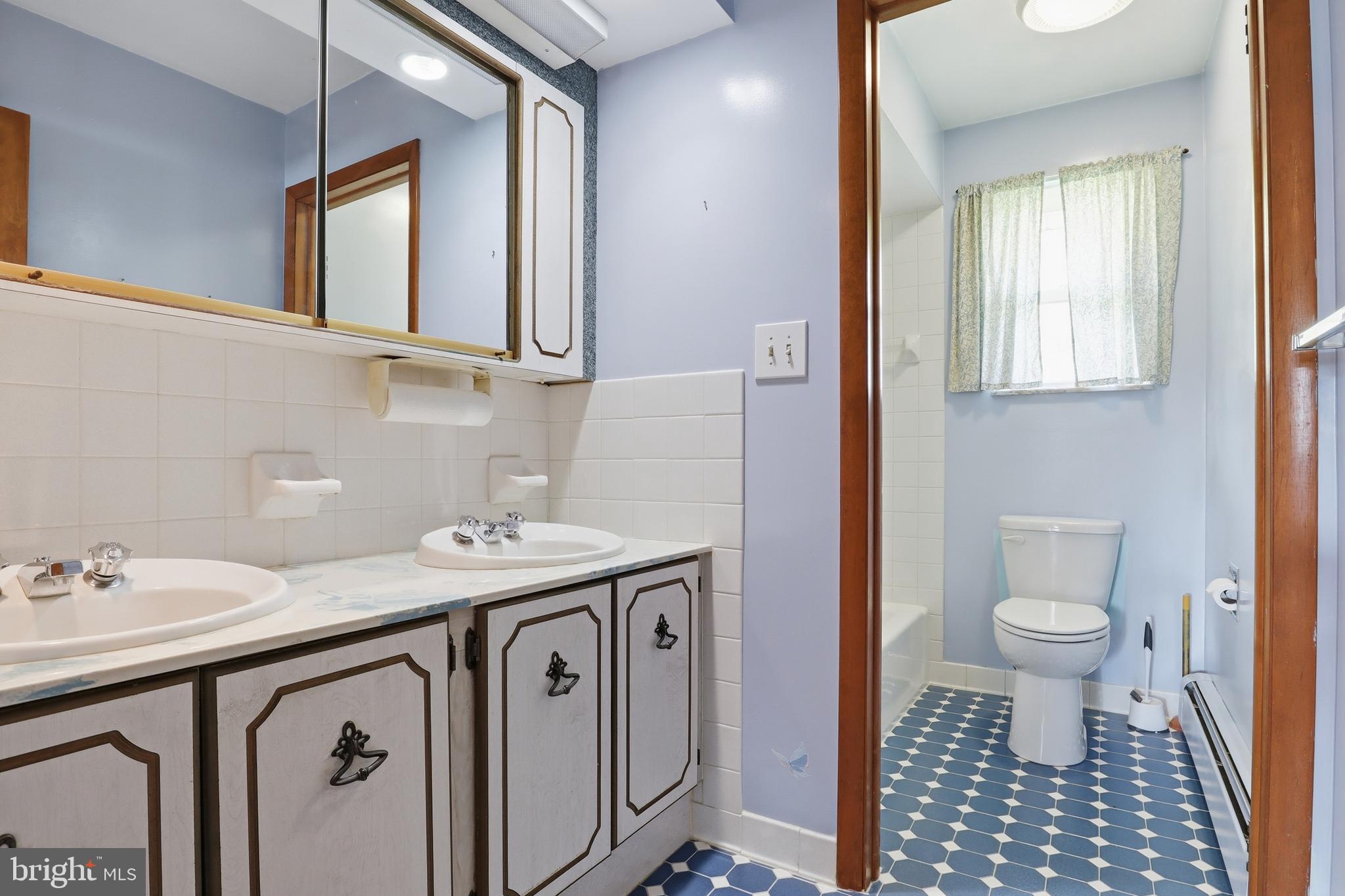 EAST MANCHESTER TWP. - Residential