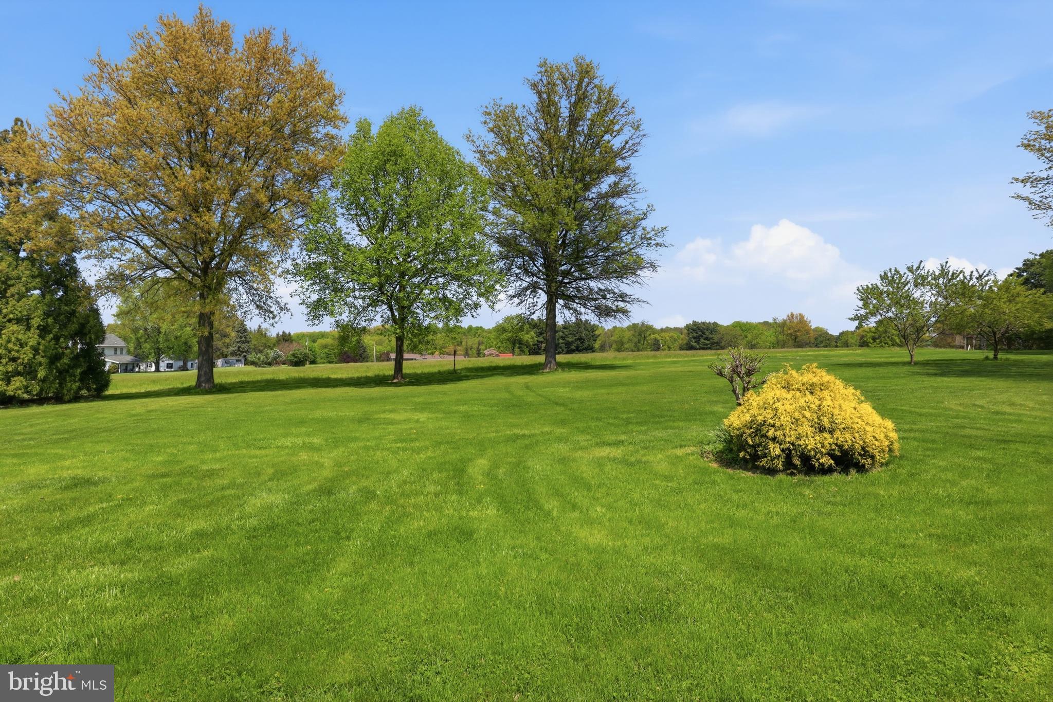 EAST MANCHESTER TWP. - Residential