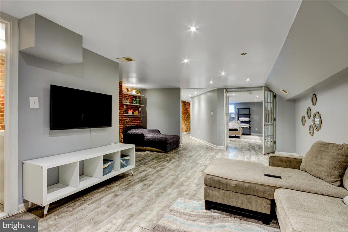 HOPKINS - Residential Income