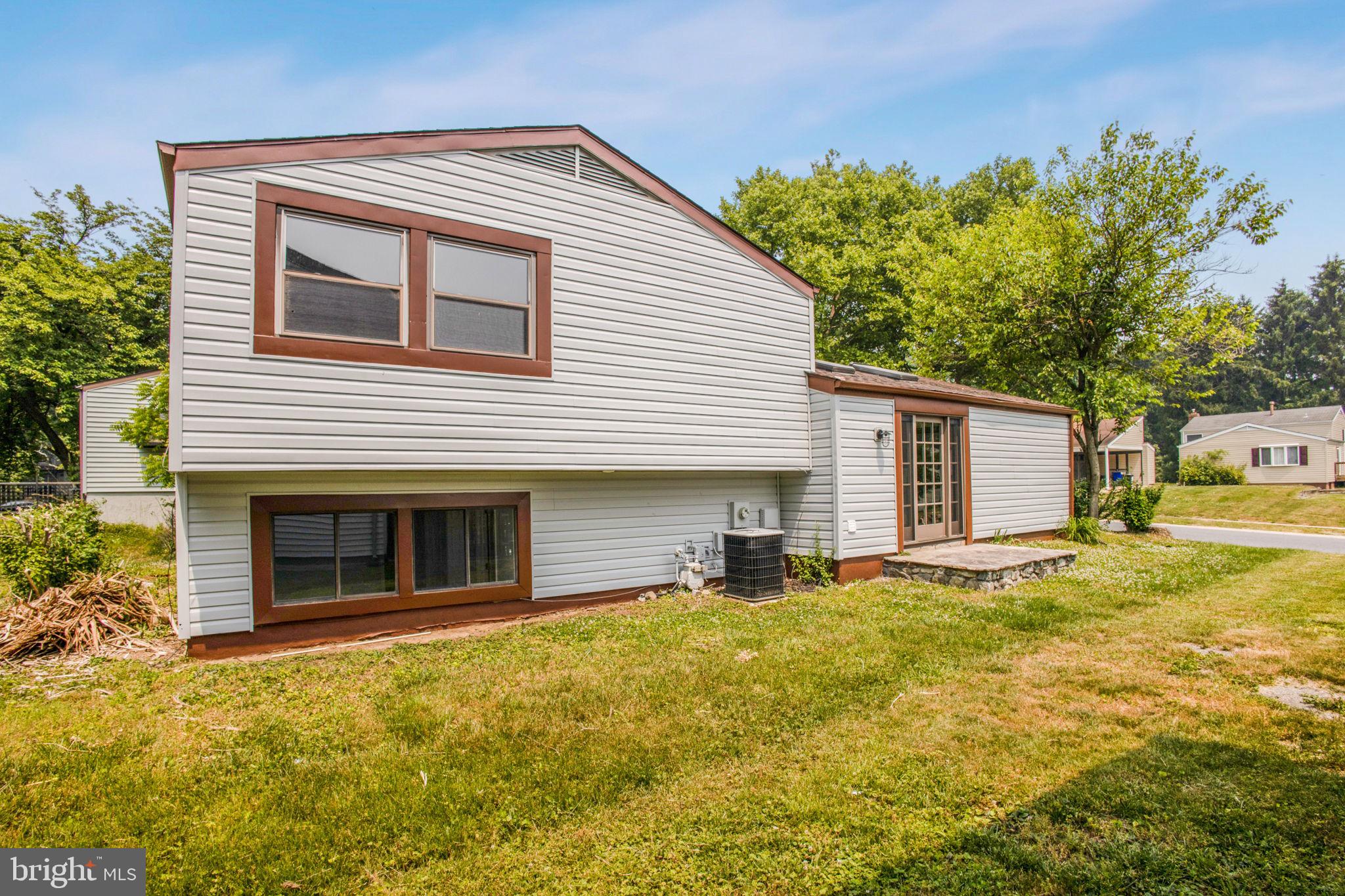 LONG REACH - Residential