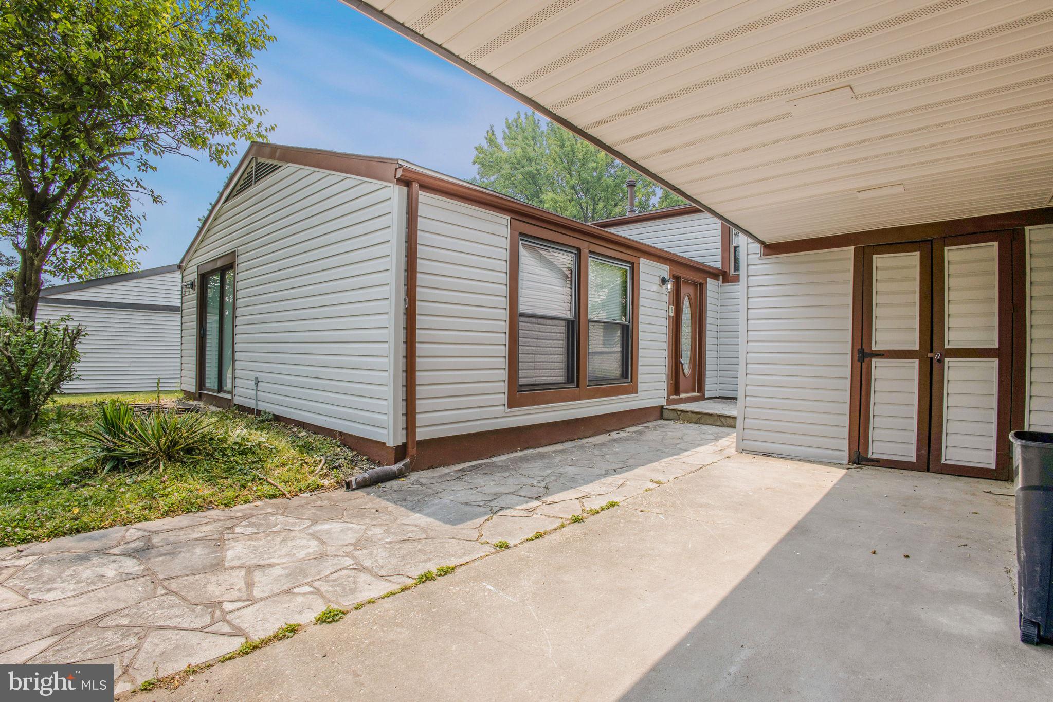 LONG REACH - Residential