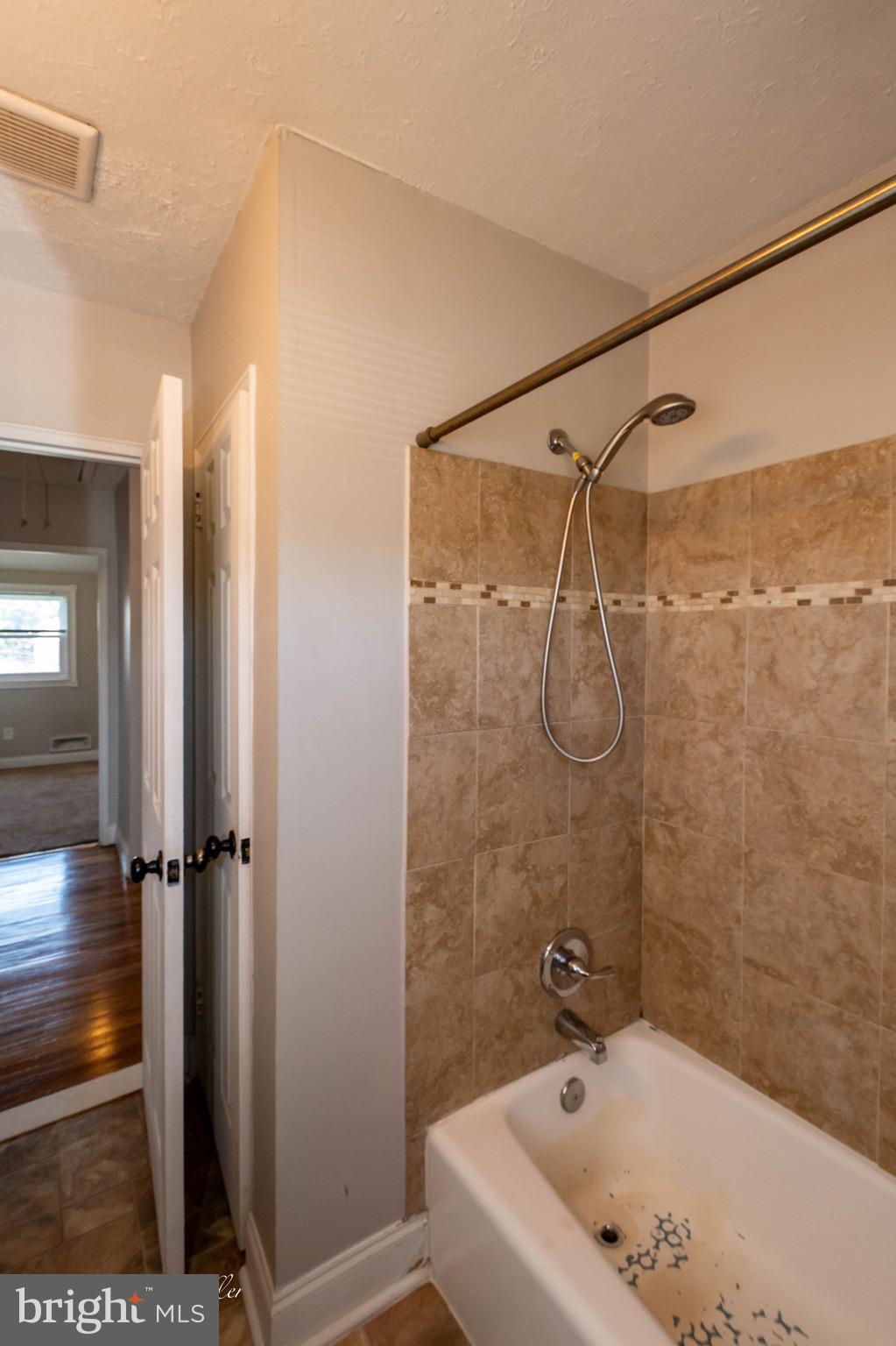 CHARLESMONT - Residential