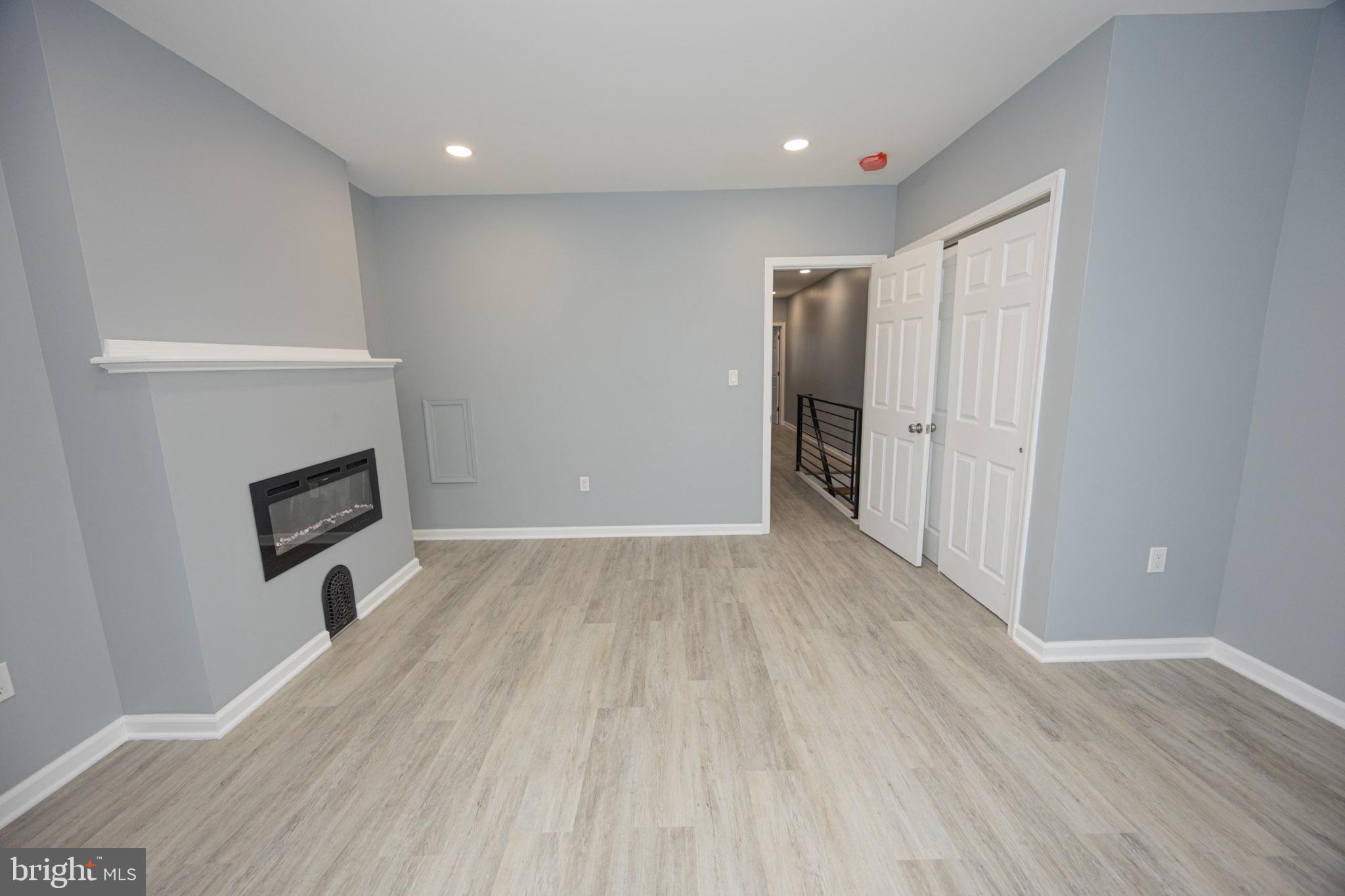 GERMANTOWN (EAST) - Residential