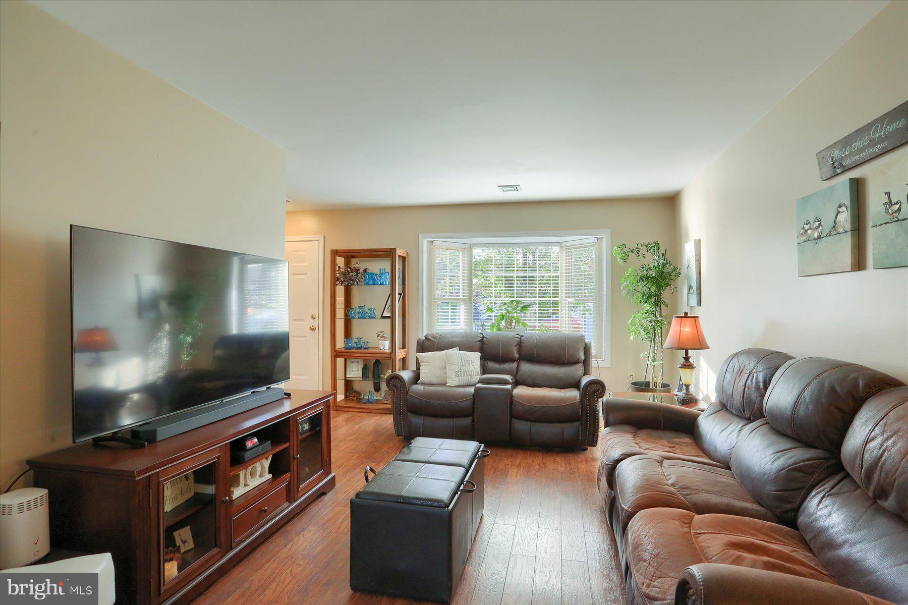 315 WOODLAND VIEW COURT