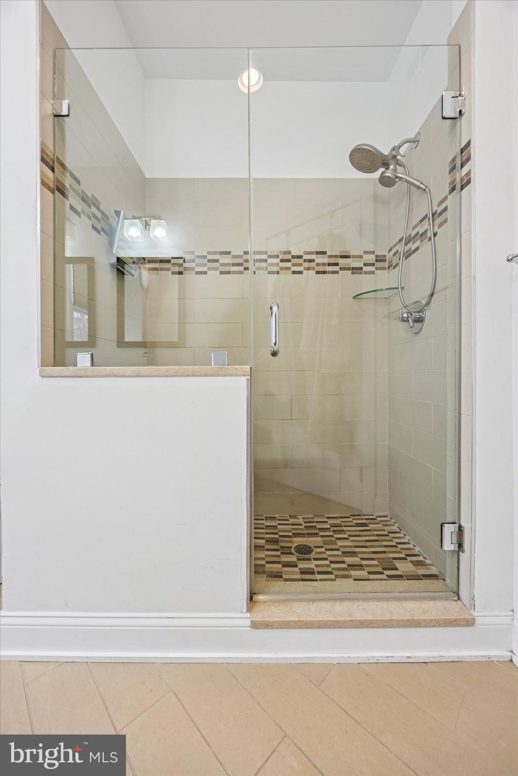 ROXBOROUGH - Residential