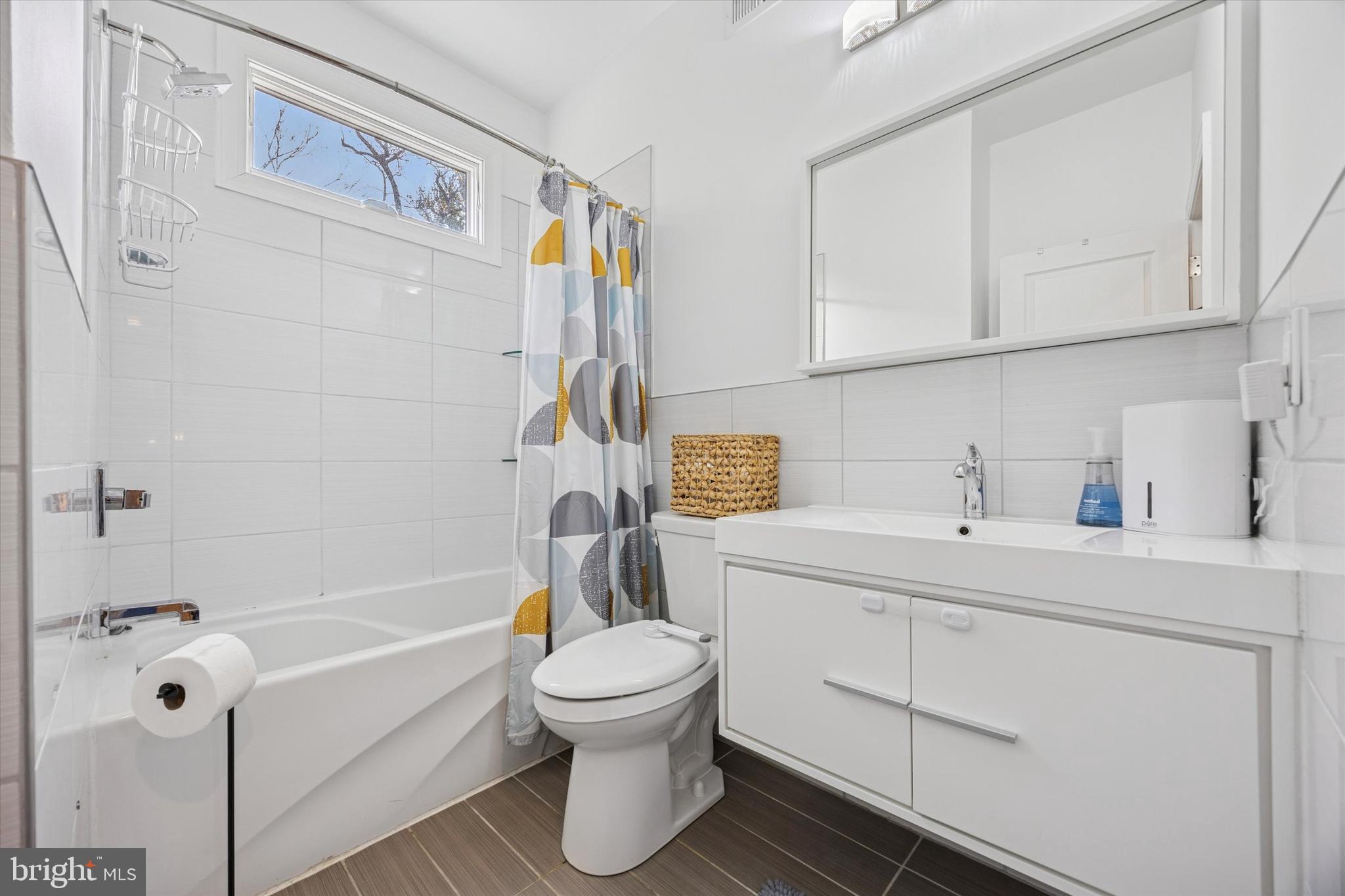 ROXBOROUGH - Residential