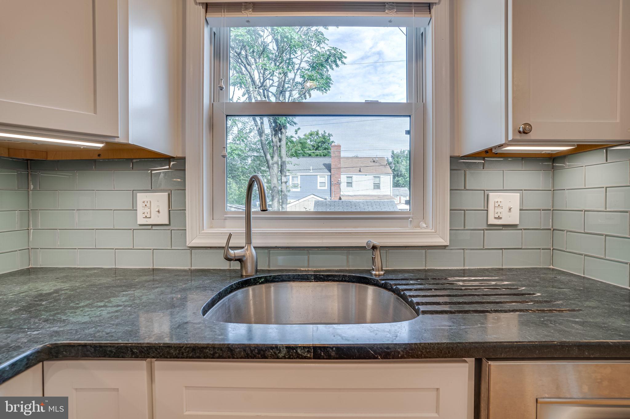 JEFFERSON MANOR - Residential Lease