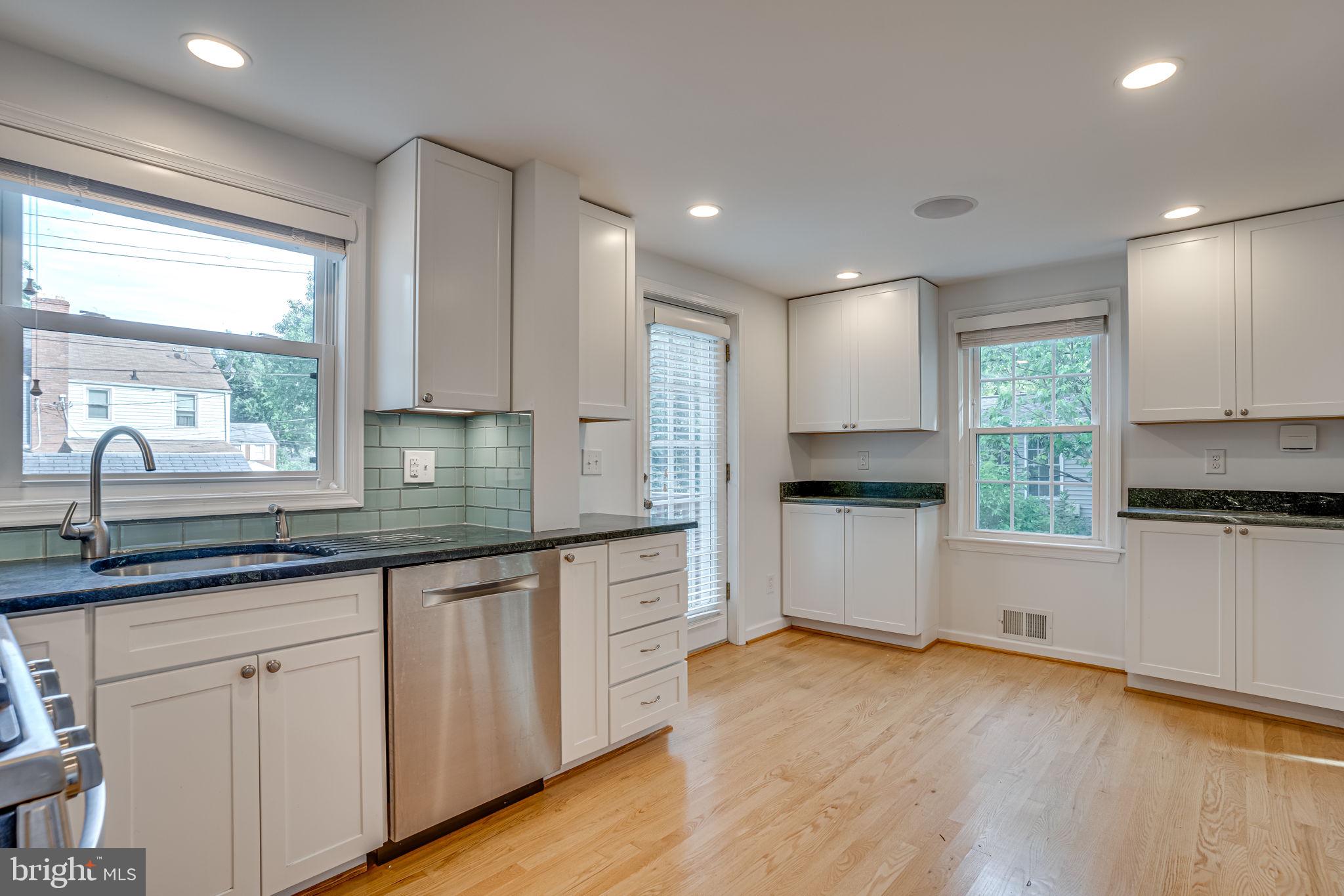 JEFFERSON MANOR - Residential Lease