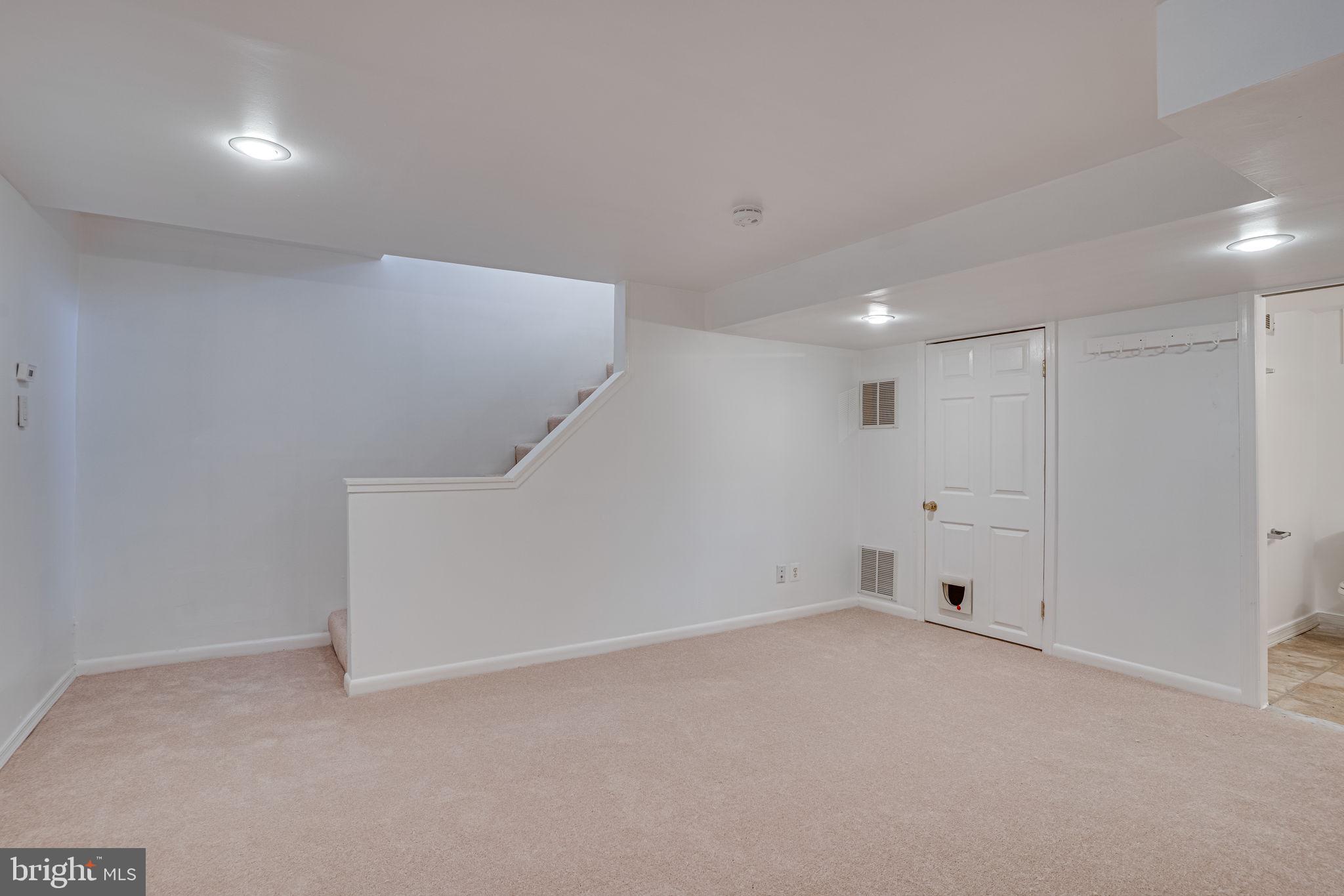 JEFFERSON MANOR - Residential Lease