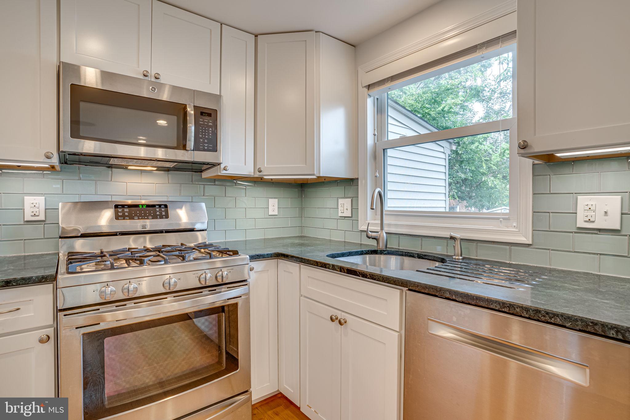 JEFFERSON MANOR - Residential Lease