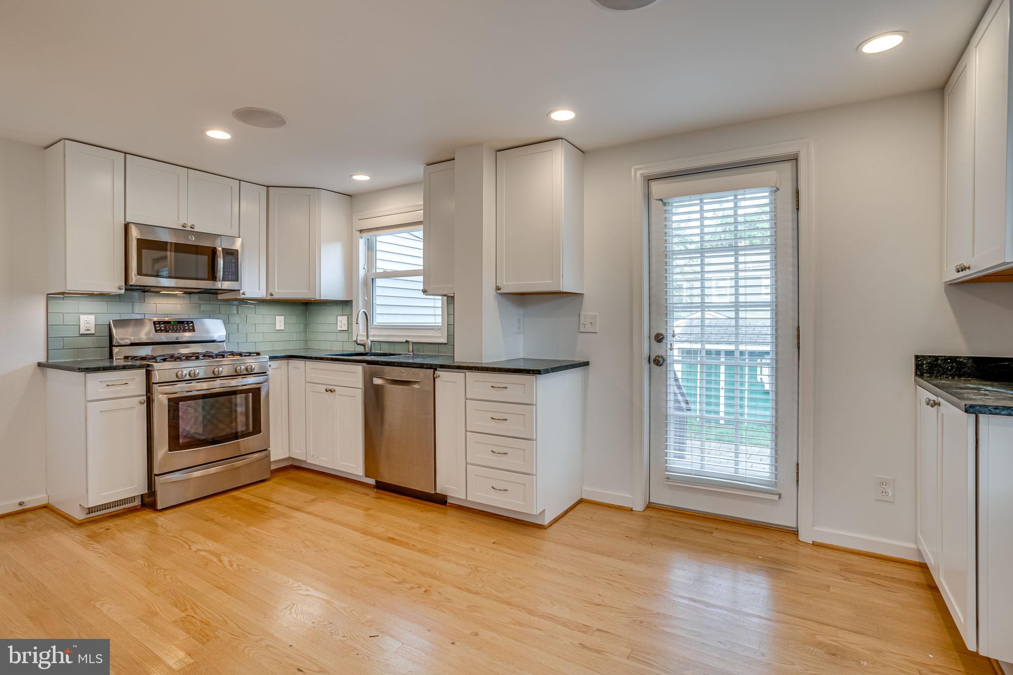 JEFFERSON MANOR - Residential Lease