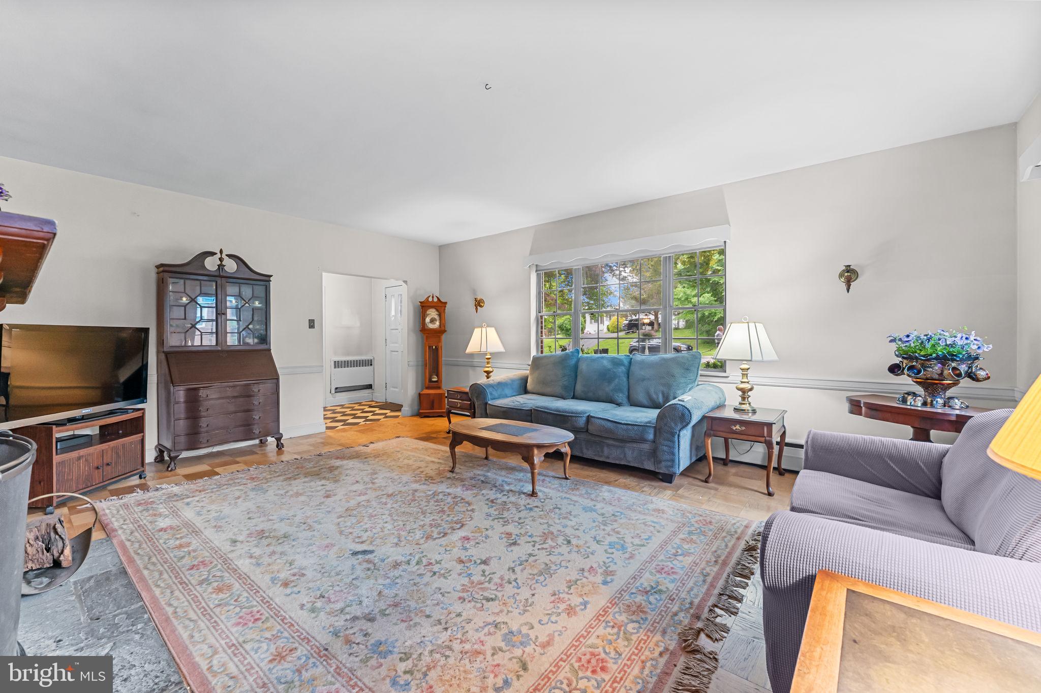 8316 MACARTHUR RD