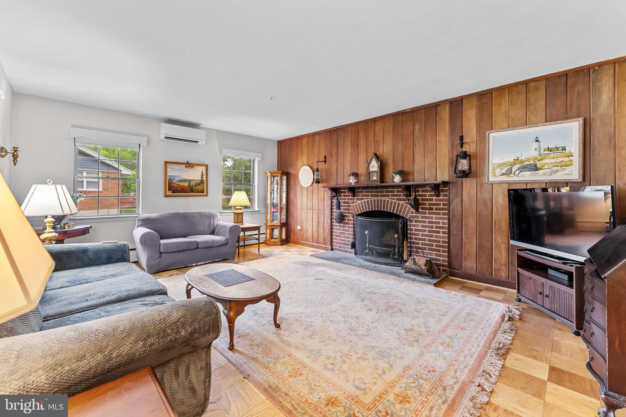 8316 MACARTHUR RD