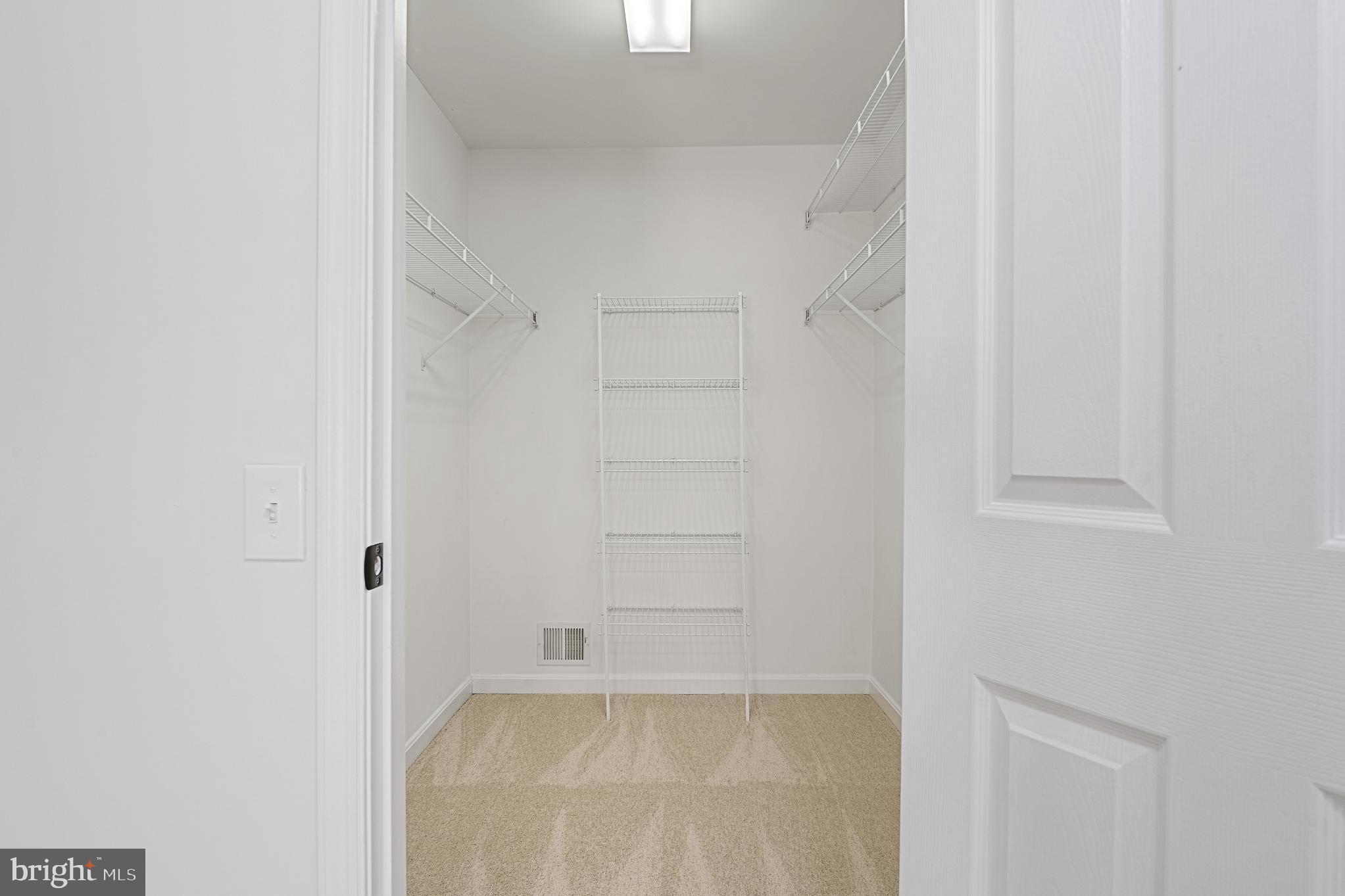 RUSSETT - Residential