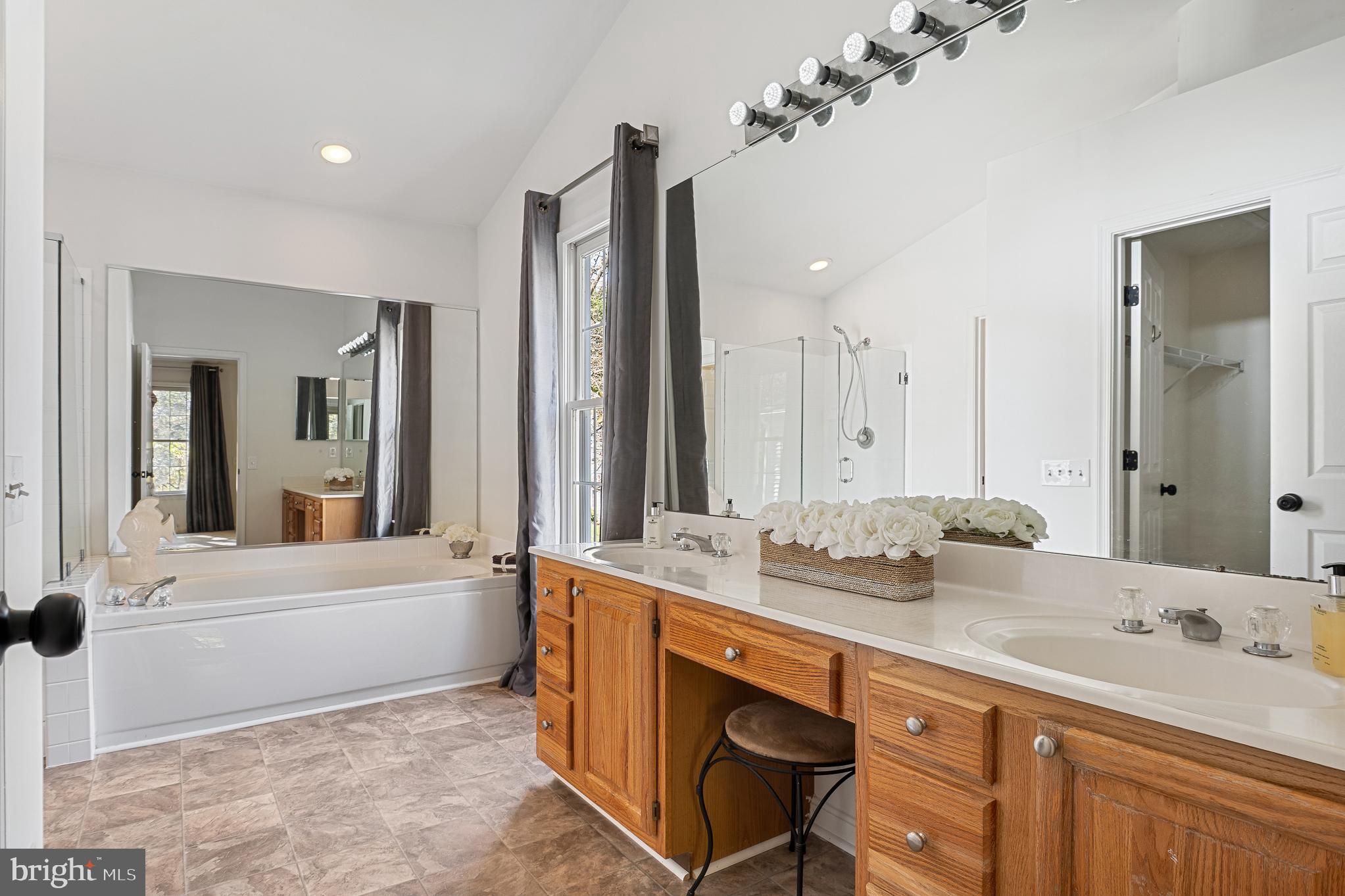 RUSSETT - Residential