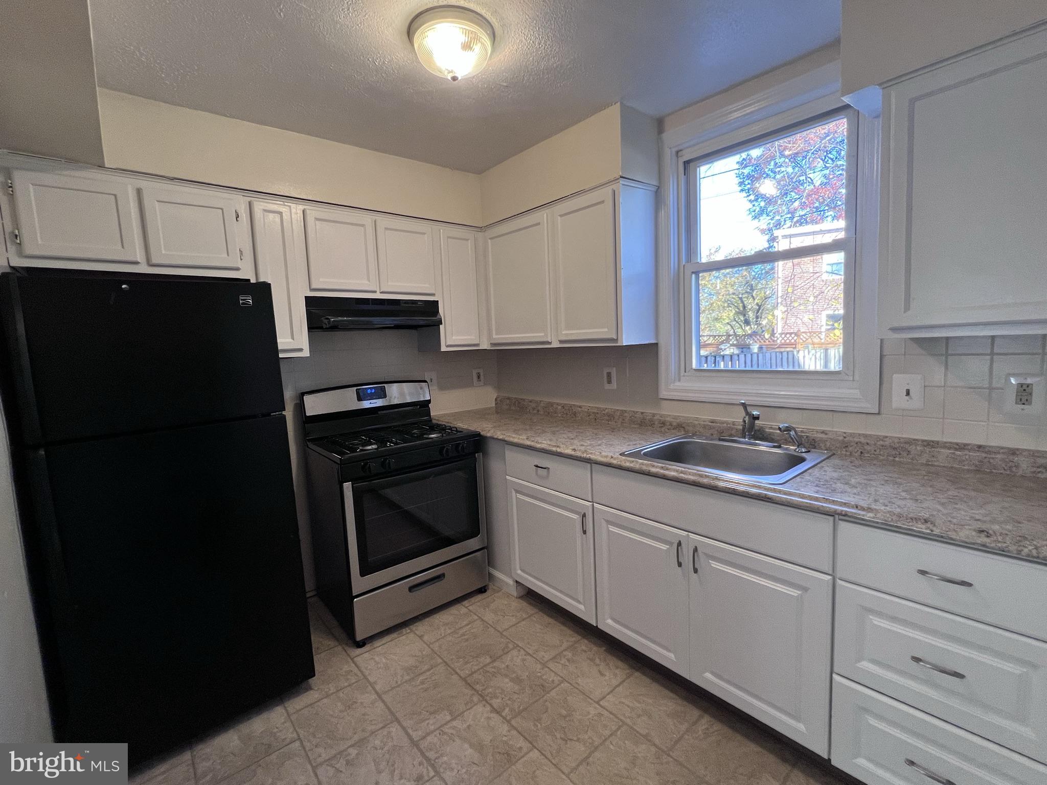 HUME SPRINGS - Residential Lease