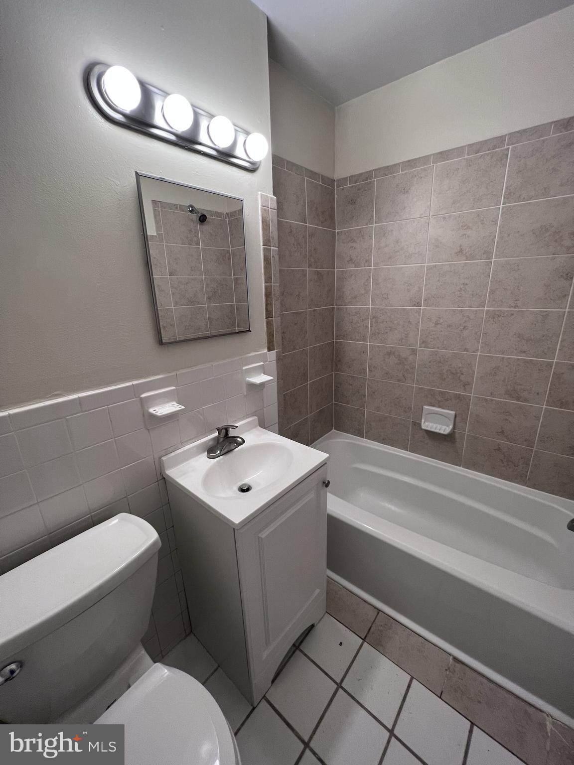 HUME SPRINGS - Residential Lease