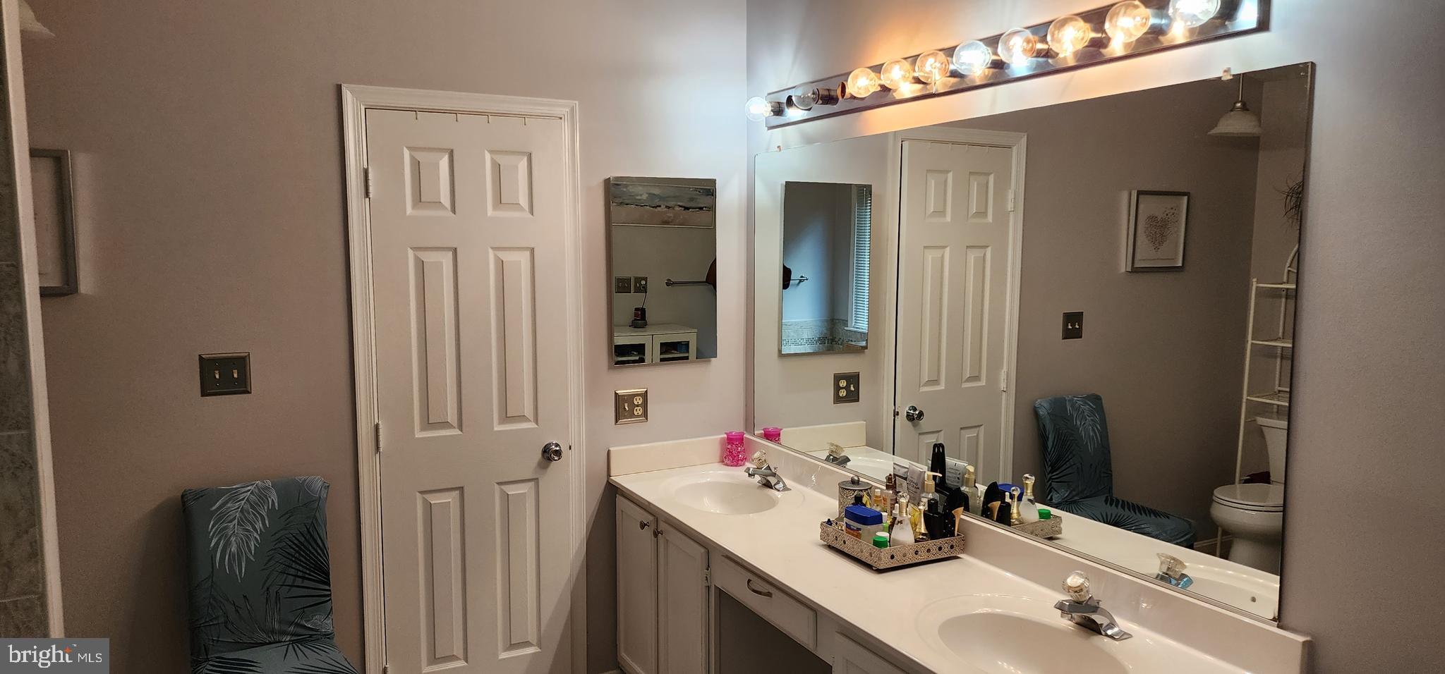 NORTHRIDGE - Residential