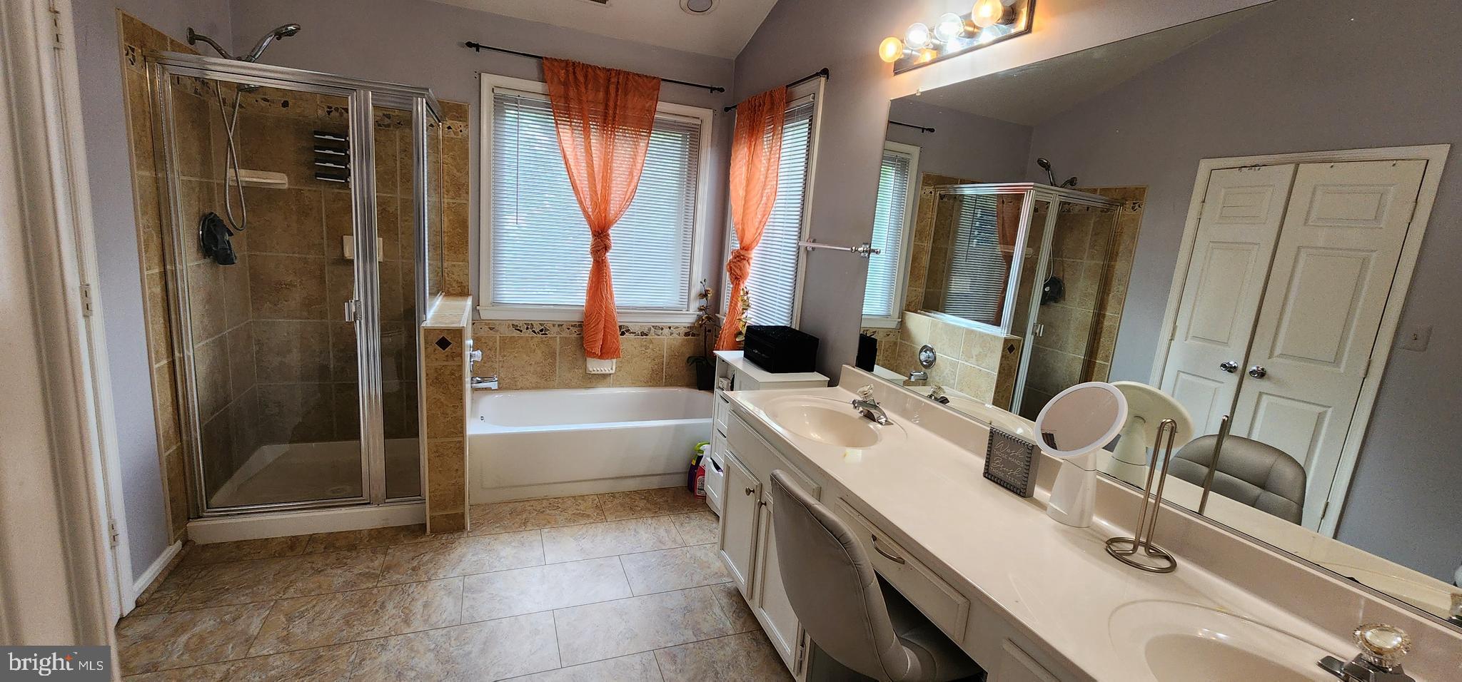 NORTHRIDGE - Residential