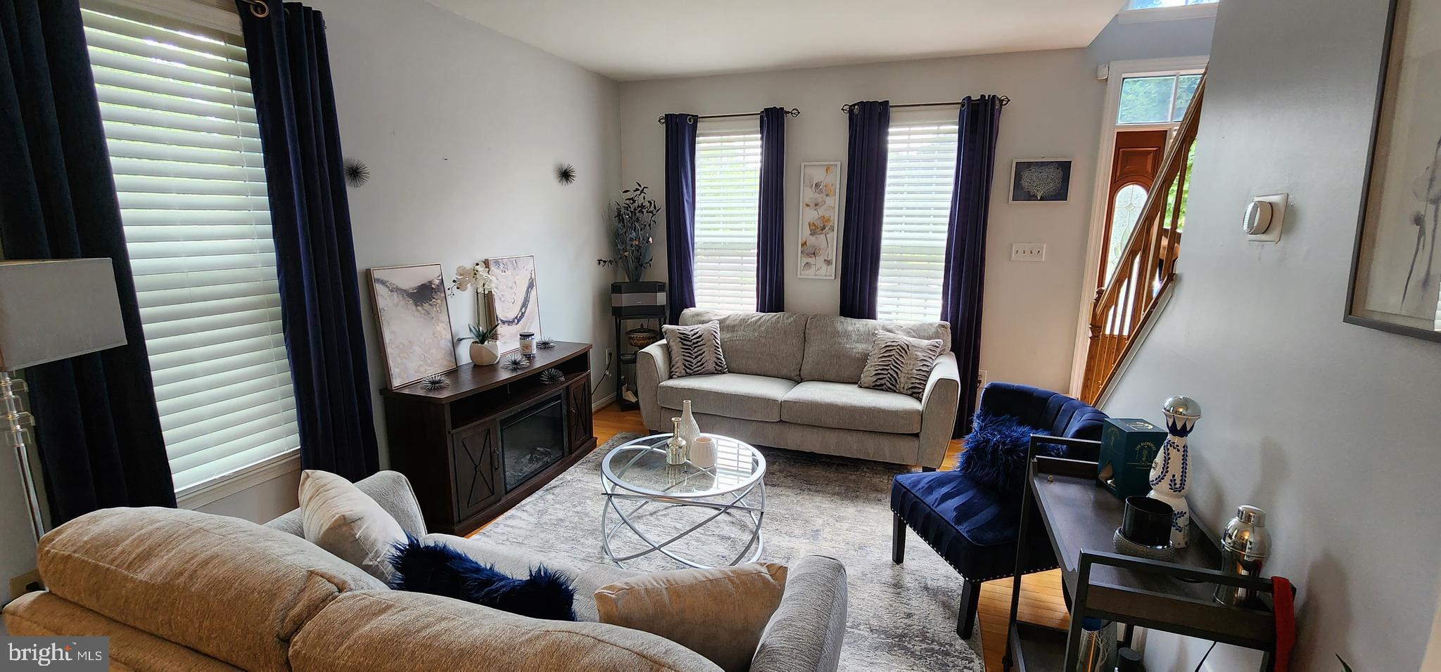 NORTHRIDGE - Residential