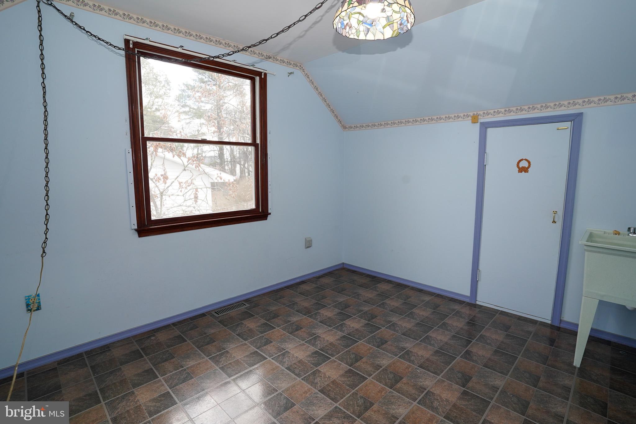 THE PROVINCES - Residential Lease