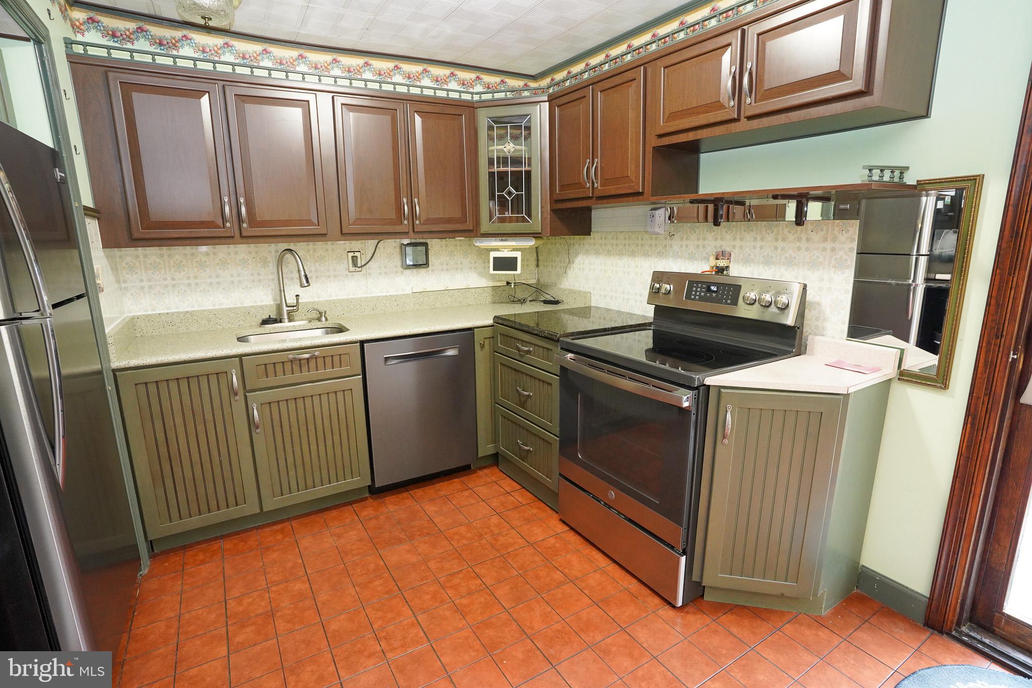 THE PROVINCES - Residential Lease