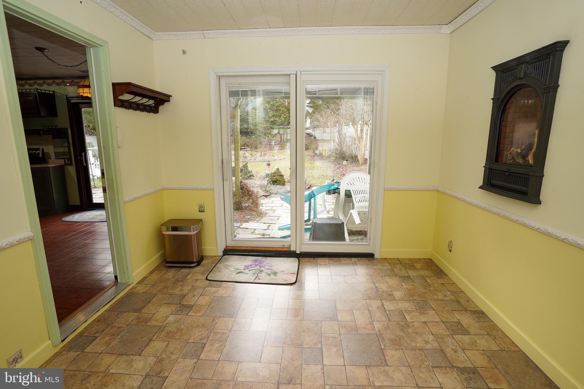 THE PROVINCES - Residential Lease