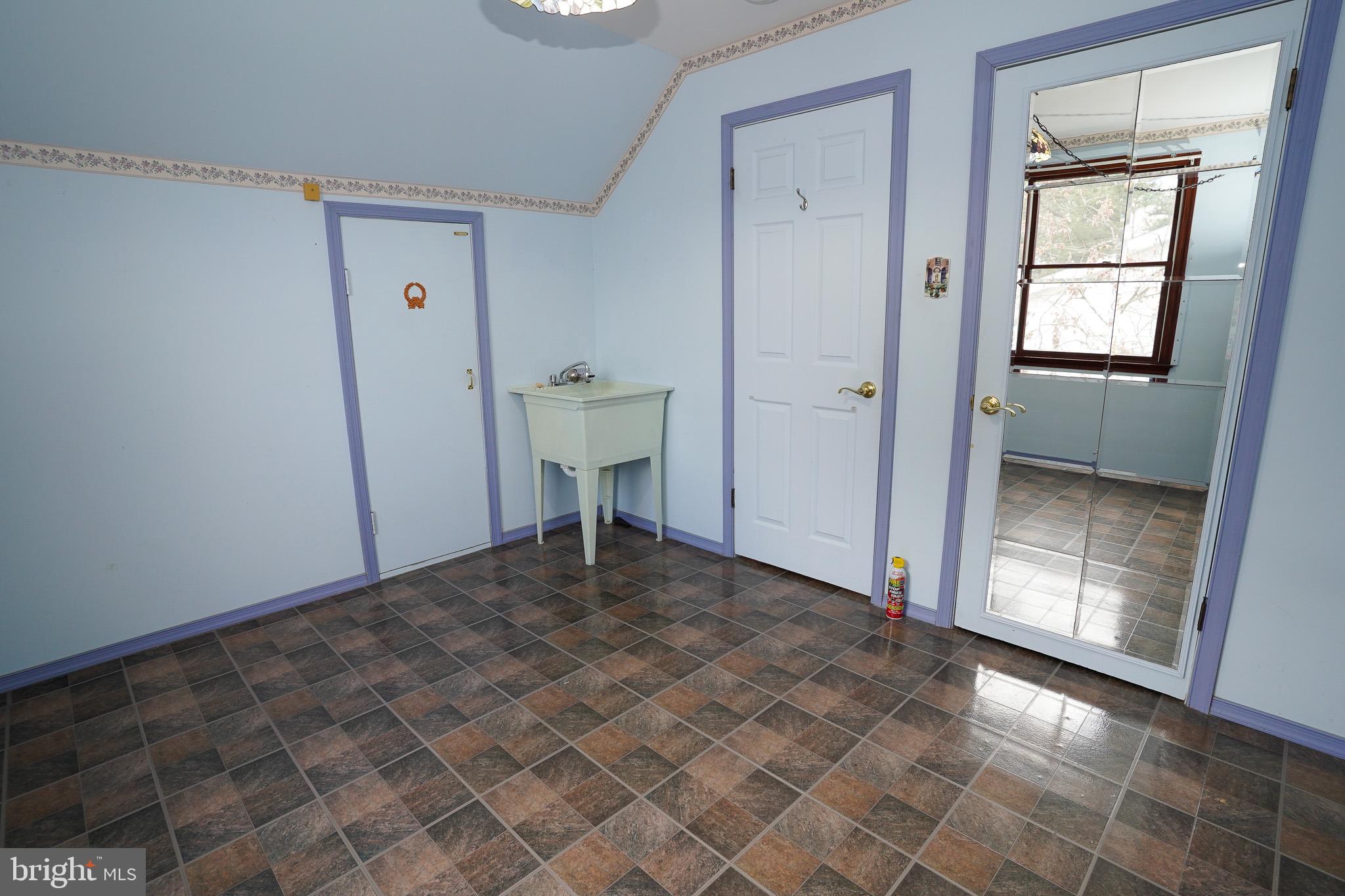 THE PROVINCES - Residential Lease