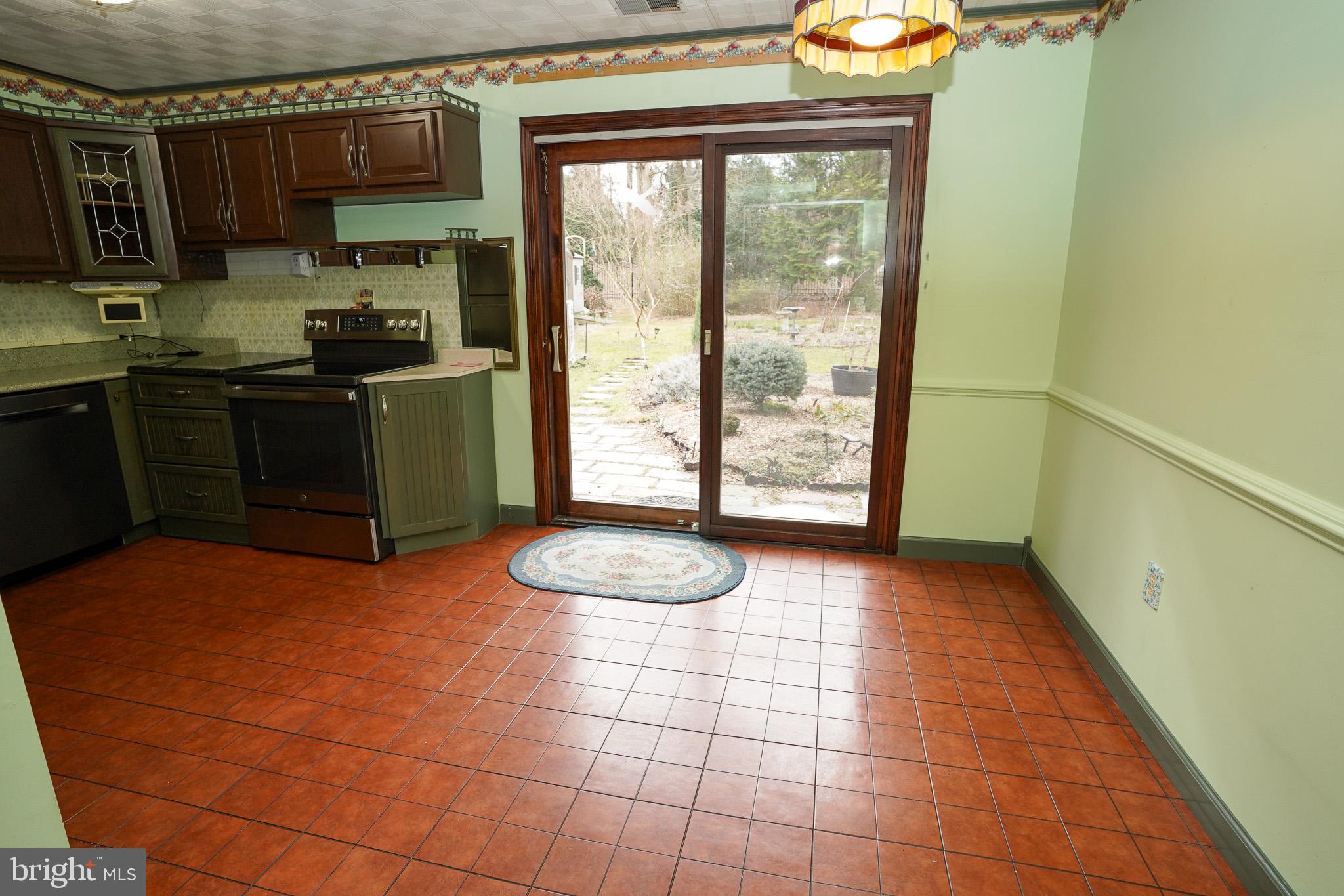 THE PROVINCES - Residential Lease